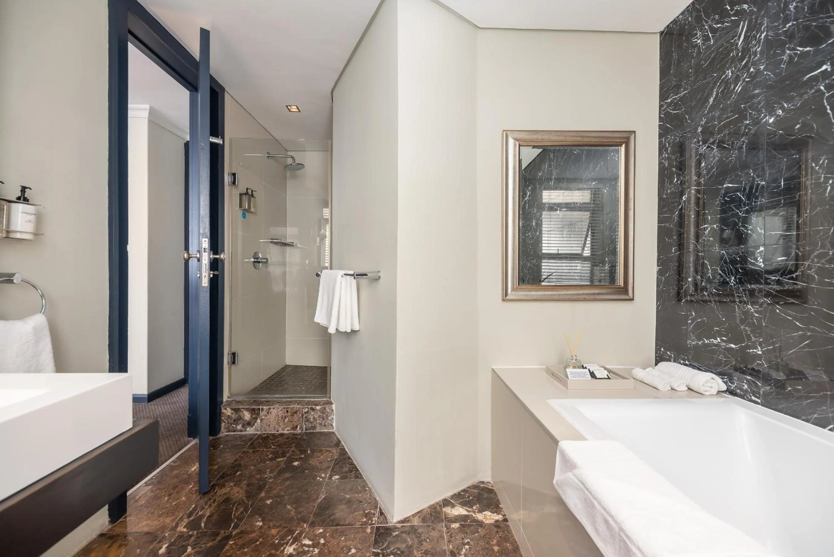 Shower in O on Kloof Boutique Hotel & Spa