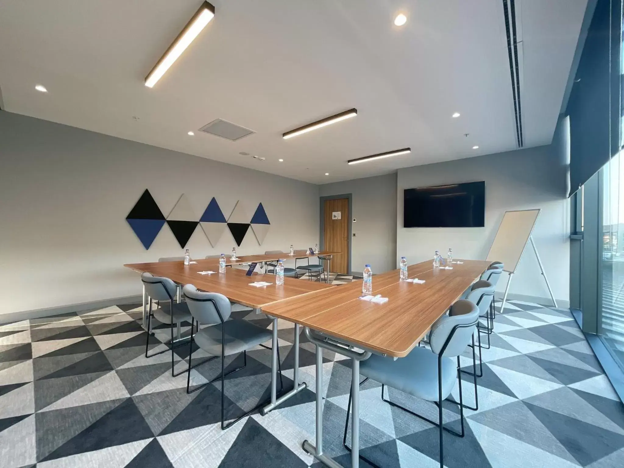 Meeting/conference room in Holiday Inn Express - Ankara - Airport, an IHG Hotel