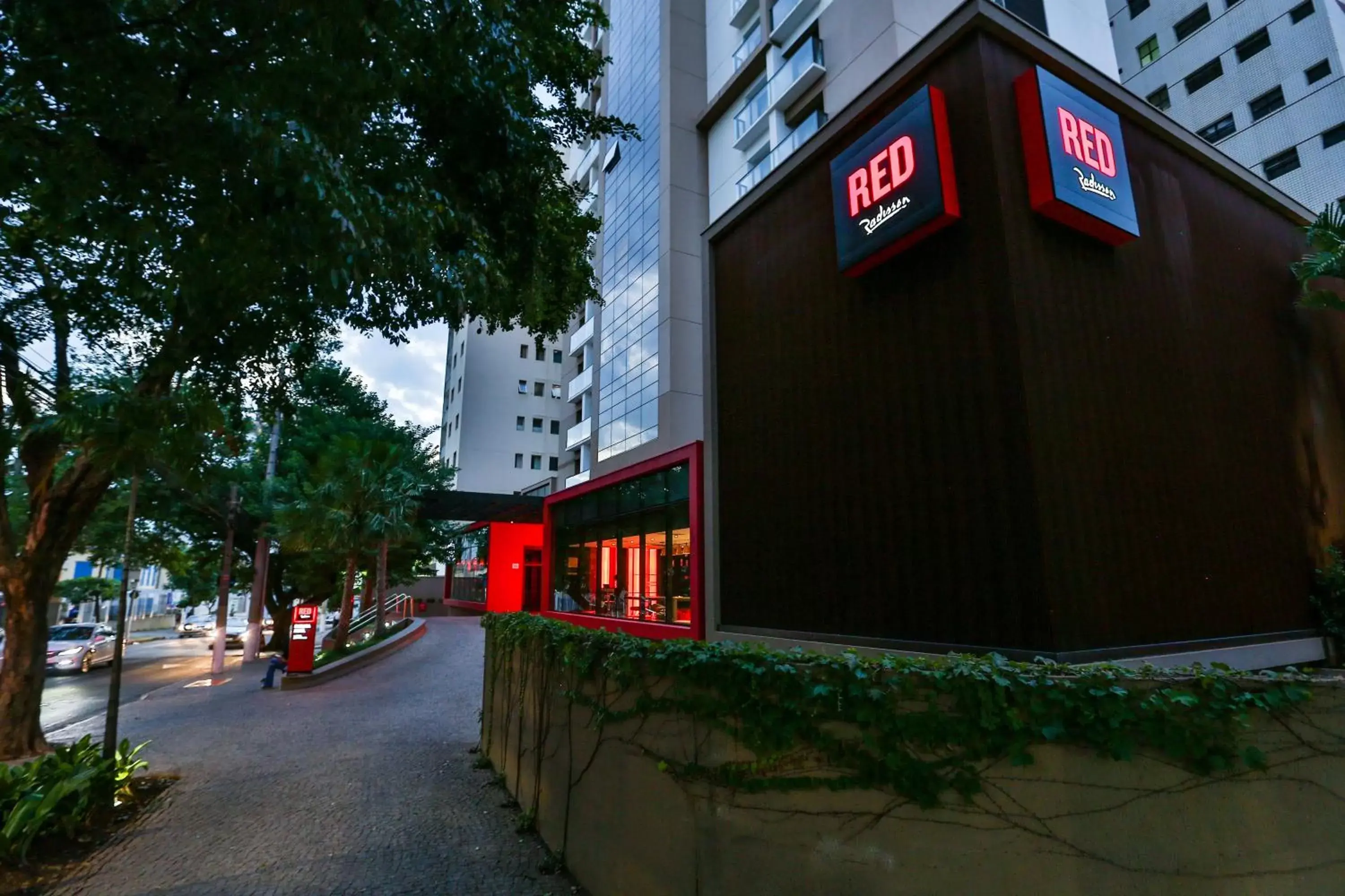 Facade/entrance, Property Building in Radisson RED Campinas