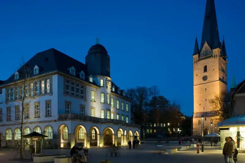 Nearby landmark, Property Building in Hotel Am Rathaus