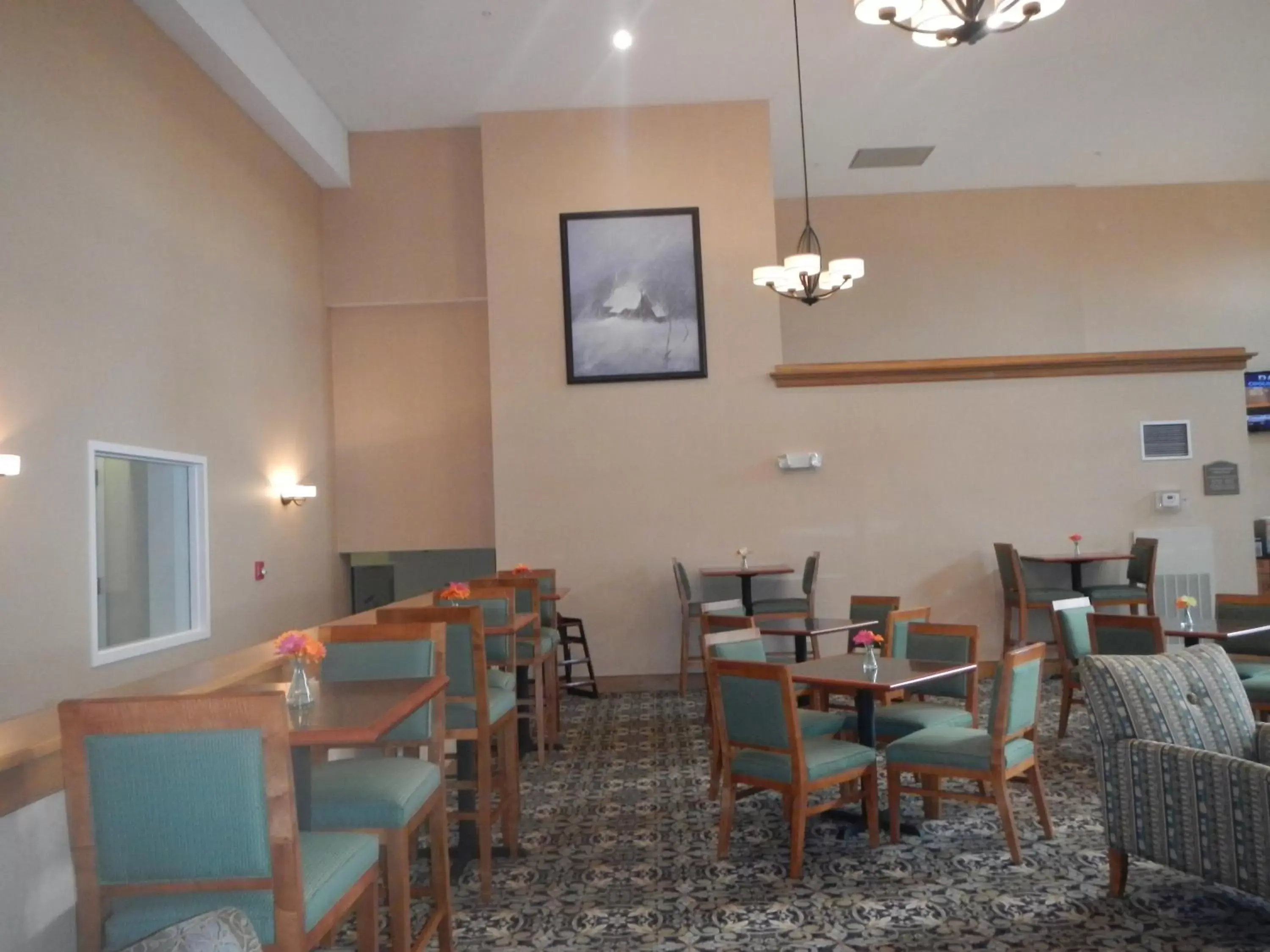 Restaurant/Places to Eat in White River Inn & Suites