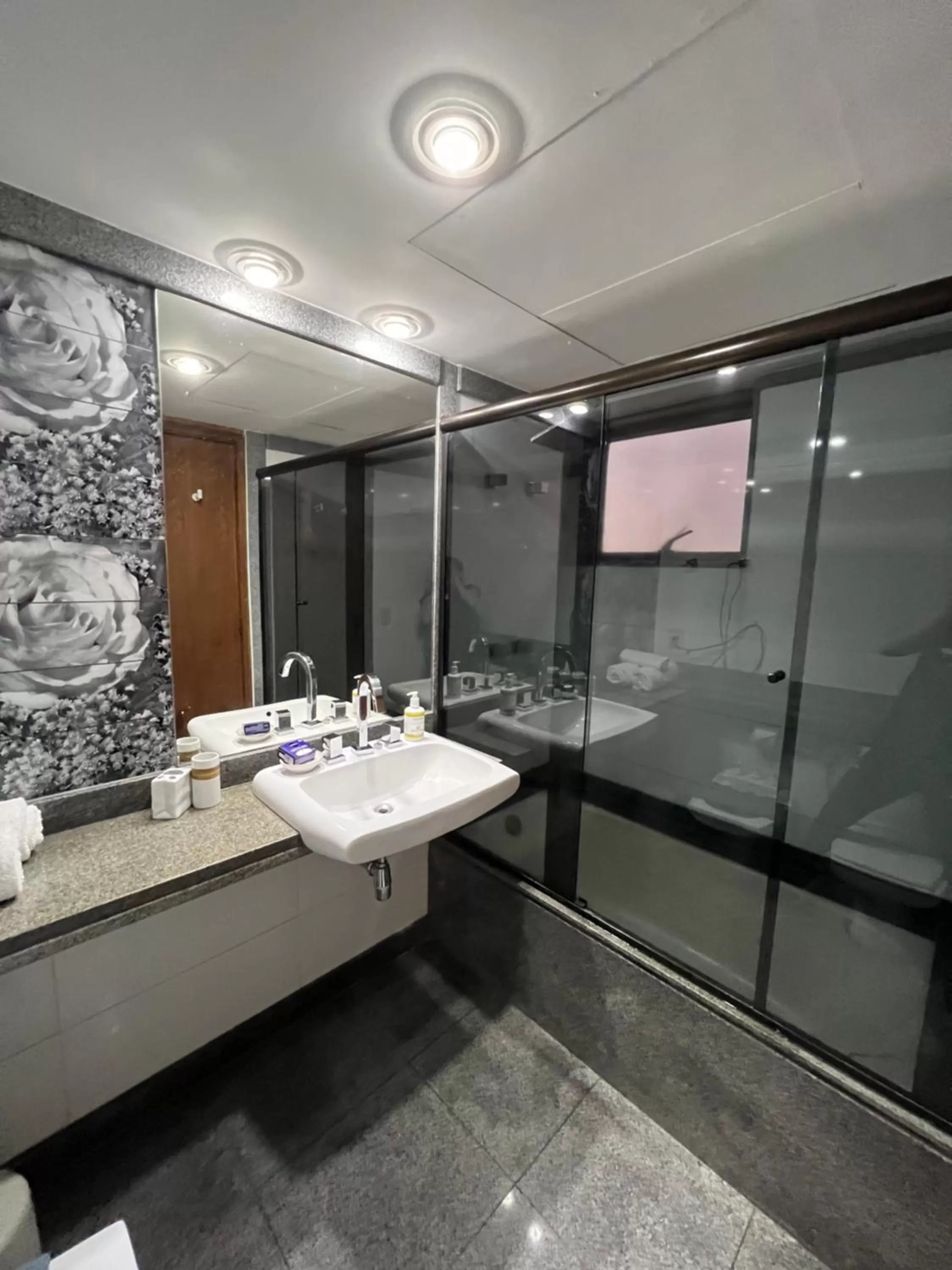 Bathroom in Flat Ipanema - Vieira Souto 500