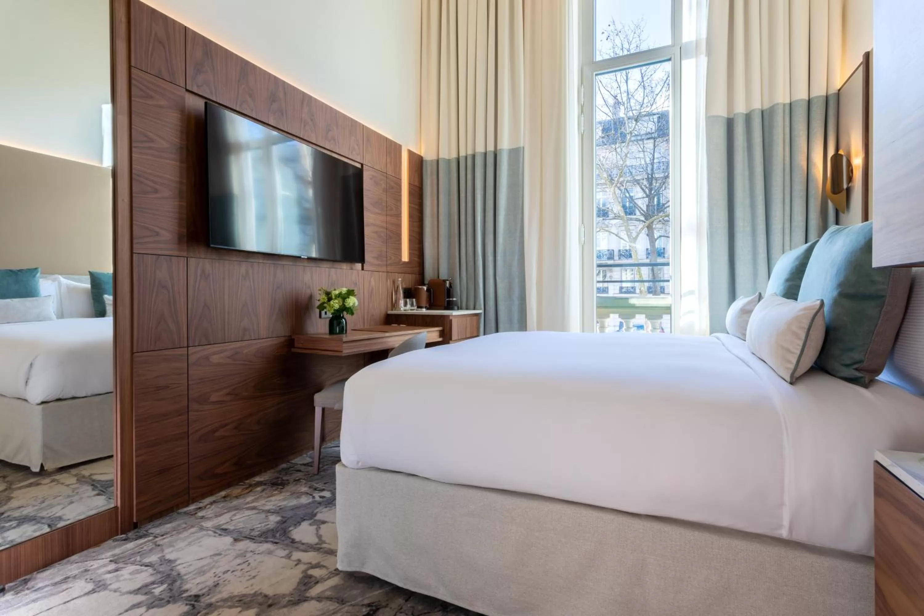 Bedroom, Bed in InterContinental Paris Champs Elysées Etoile by IHG