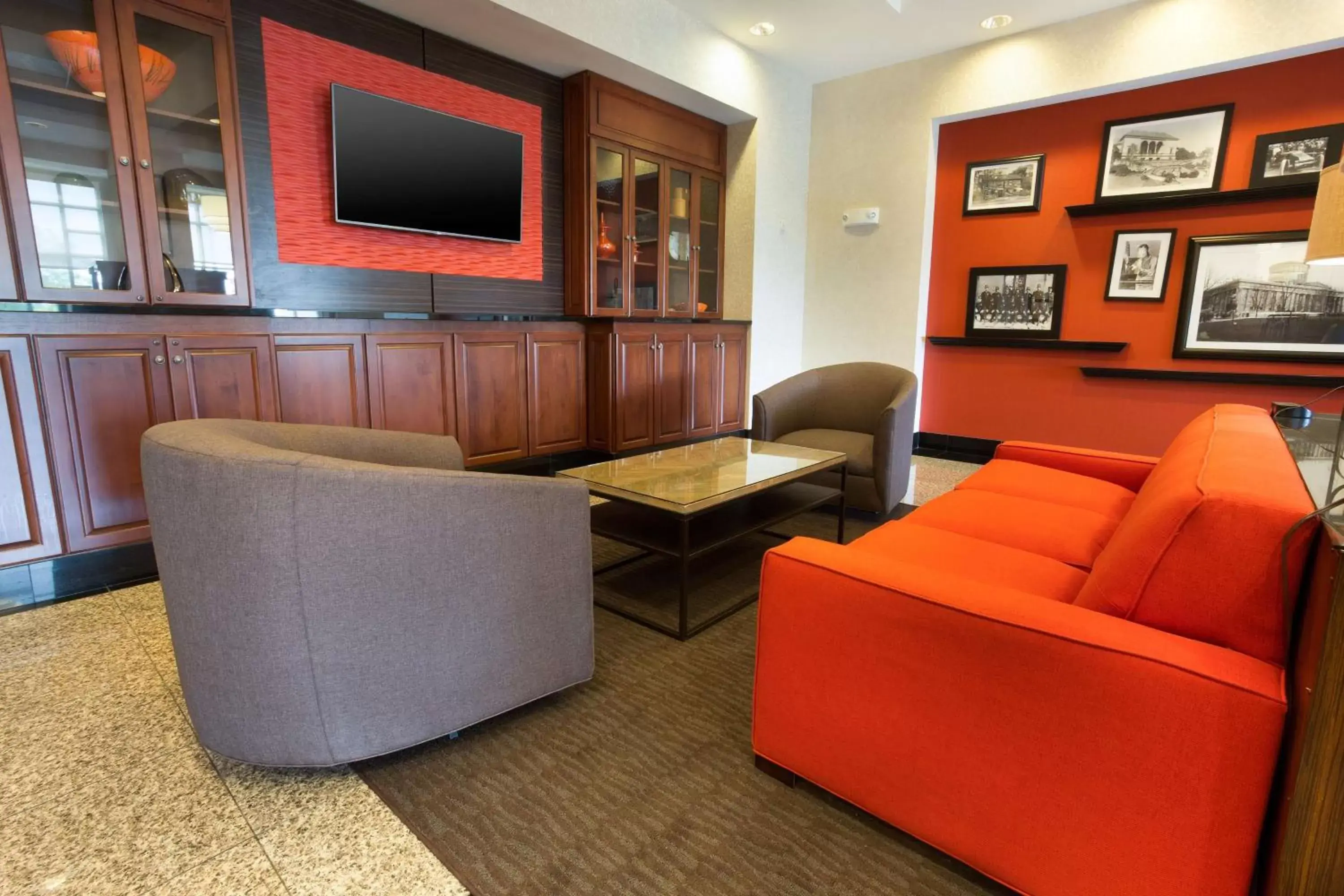 Lobby or reception, Seating Area in Drury Inn & Suites Dayton North