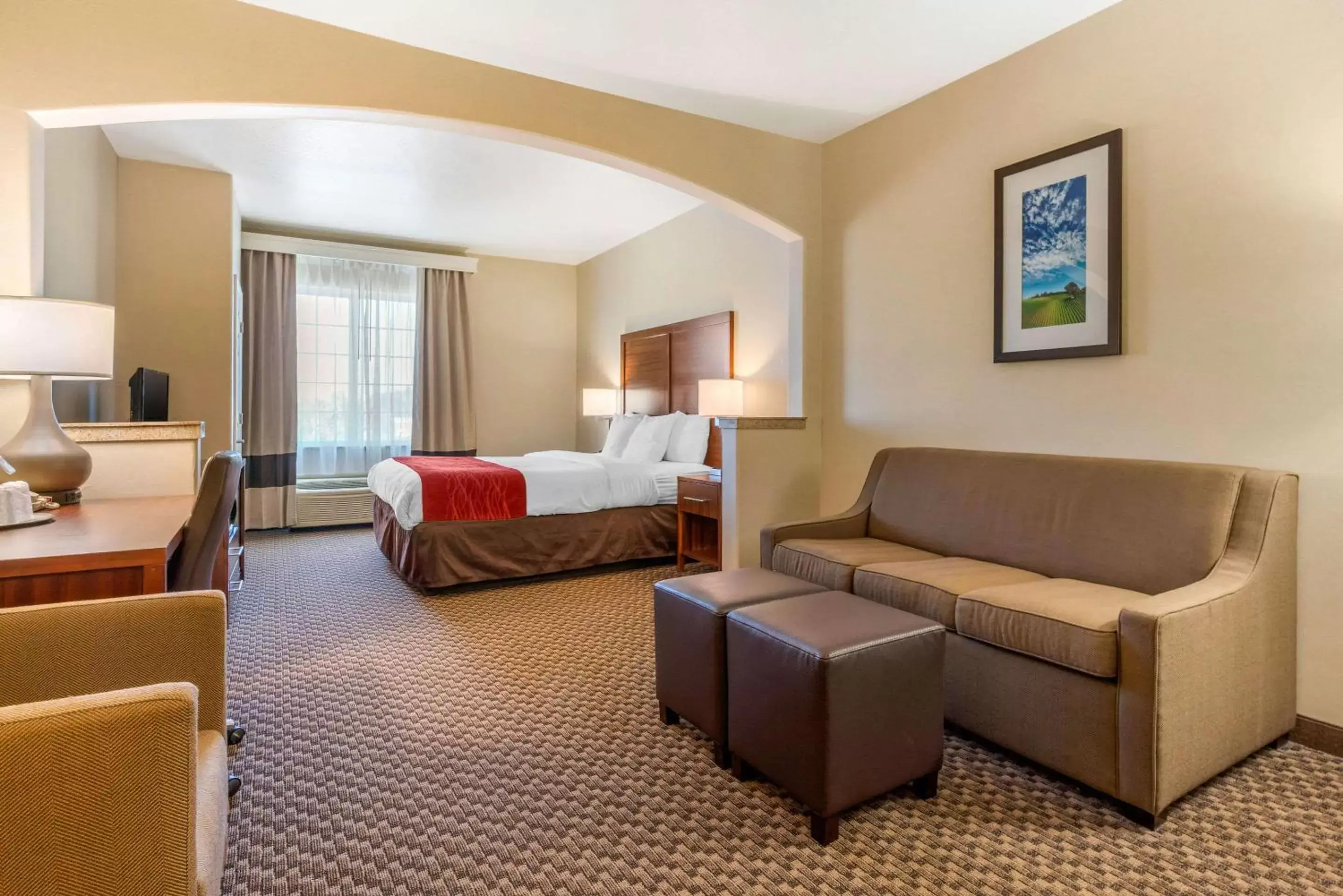 Photo of the whole room in Comfort Inn & Suites Galt – Lodi North