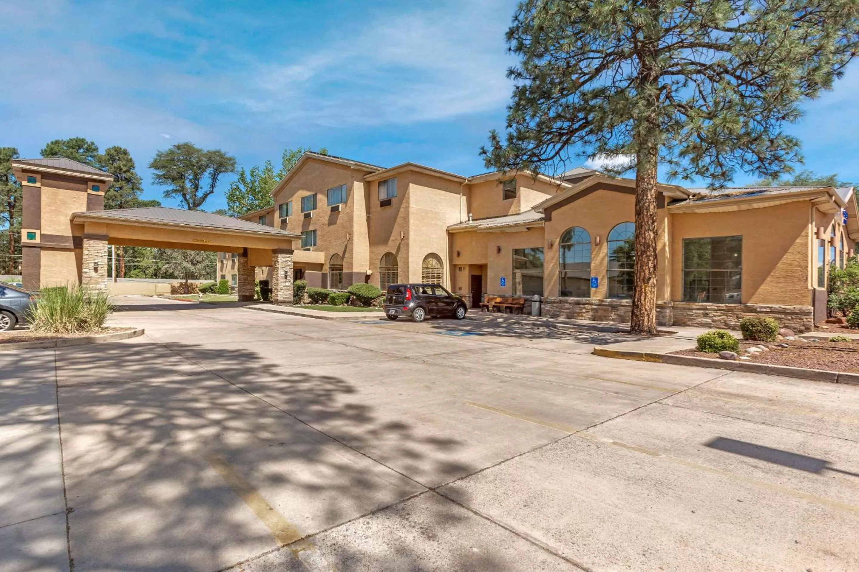 Property building in Comfort Inn Payson