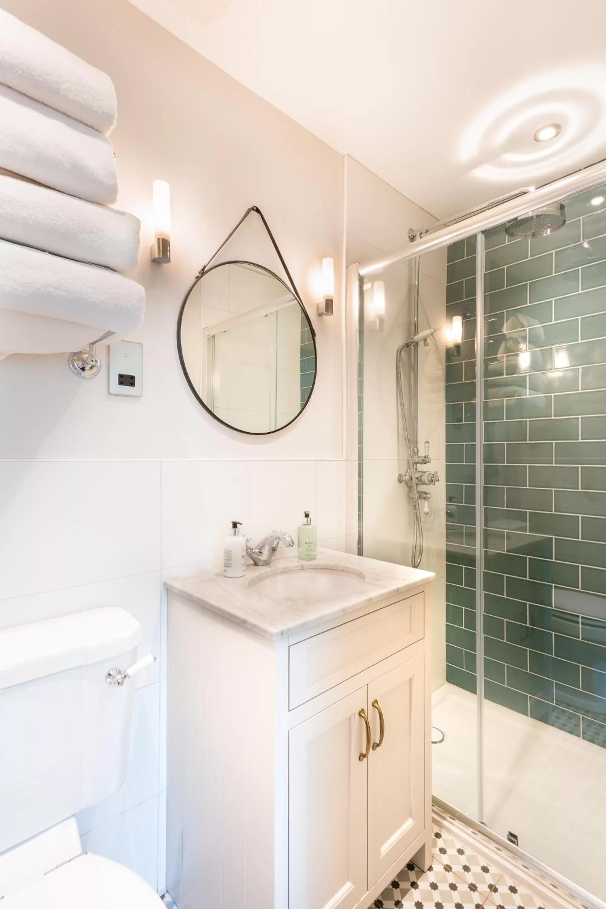 Shower in Ardgowan Hotel