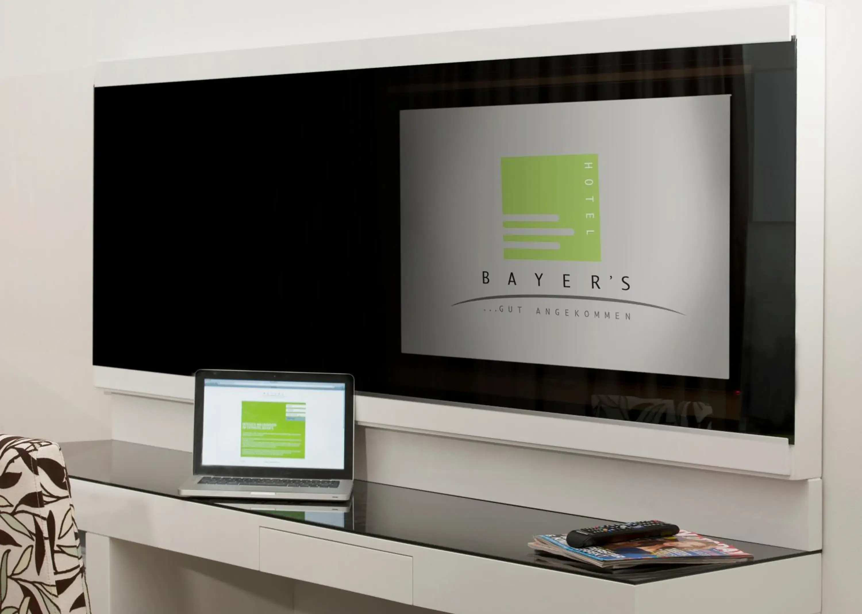 TV and multimedia, TV/Entertainment Center in Hotel Bayer´s