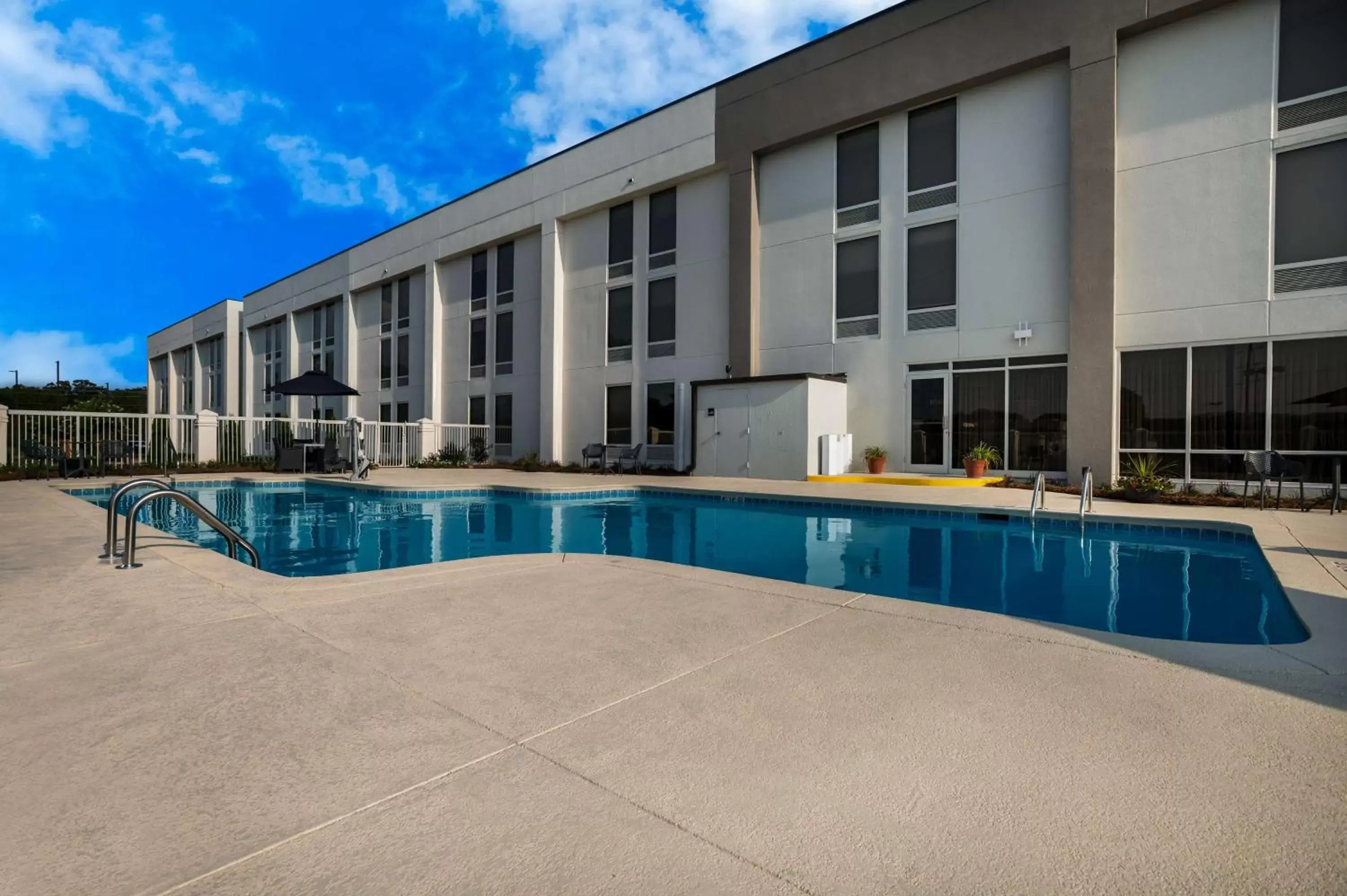 Pool view, Swimming Pool in Hampton Inn Gadsden