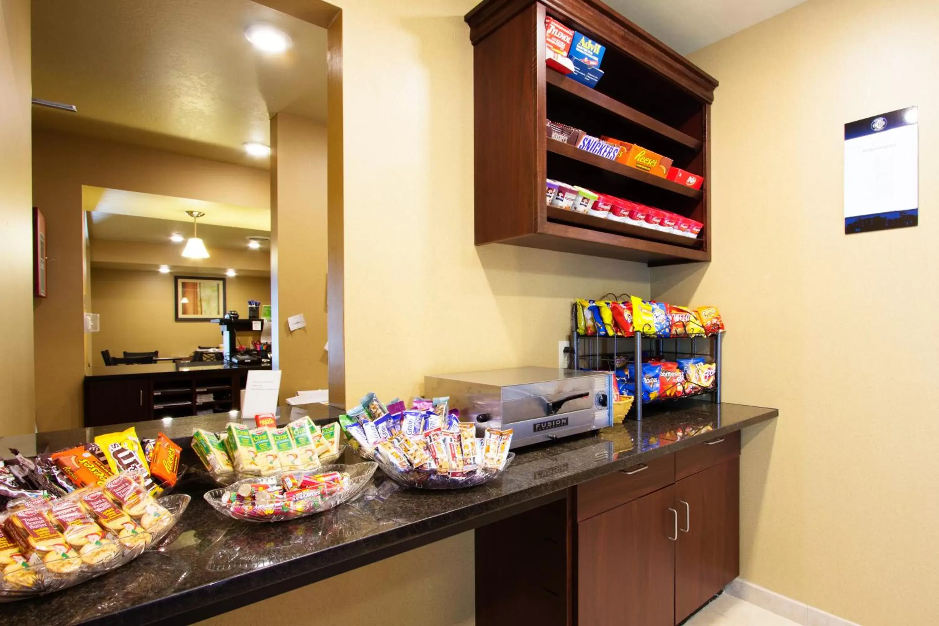 Food and drinks in Cobblestone Inn & Suites - Corry