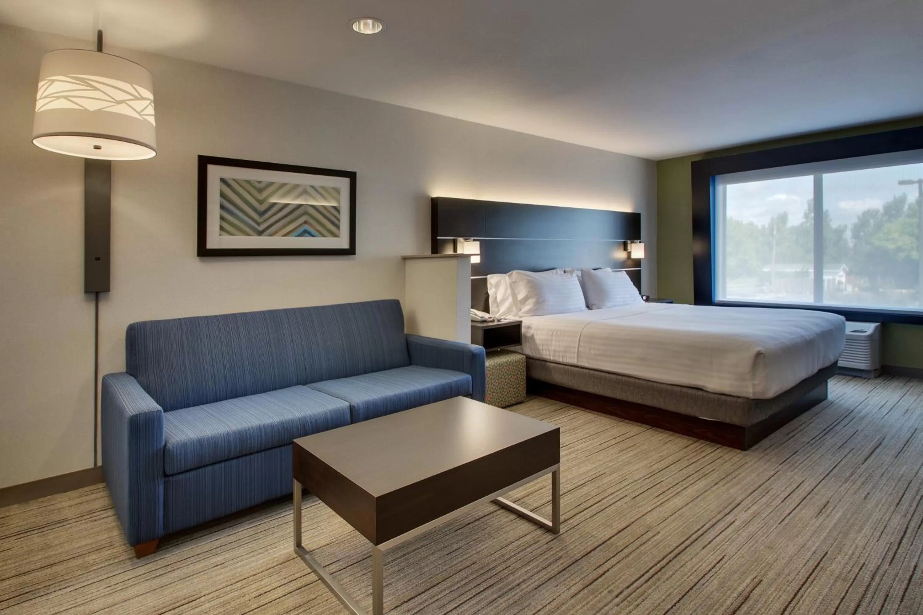 Photo of the whole room, Bed in Holiday Inn Express Hotel & Suites Morris by IHG