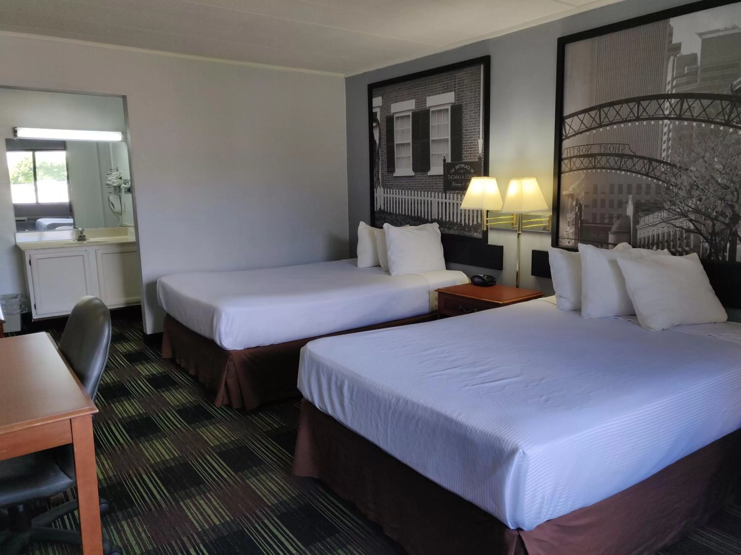 Bed in Sprucewood Inn