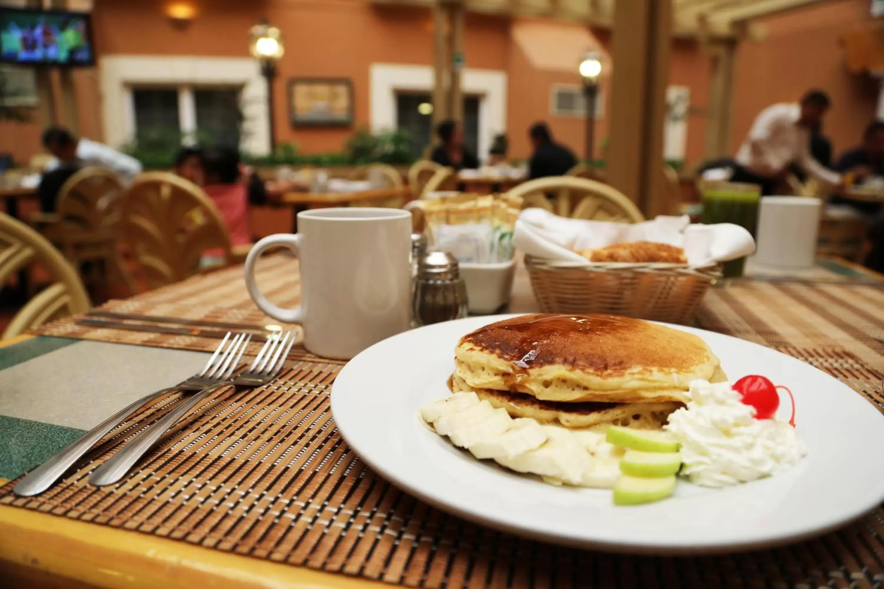 Buffet breakfast in iStay Hotel Ciudad Victoria