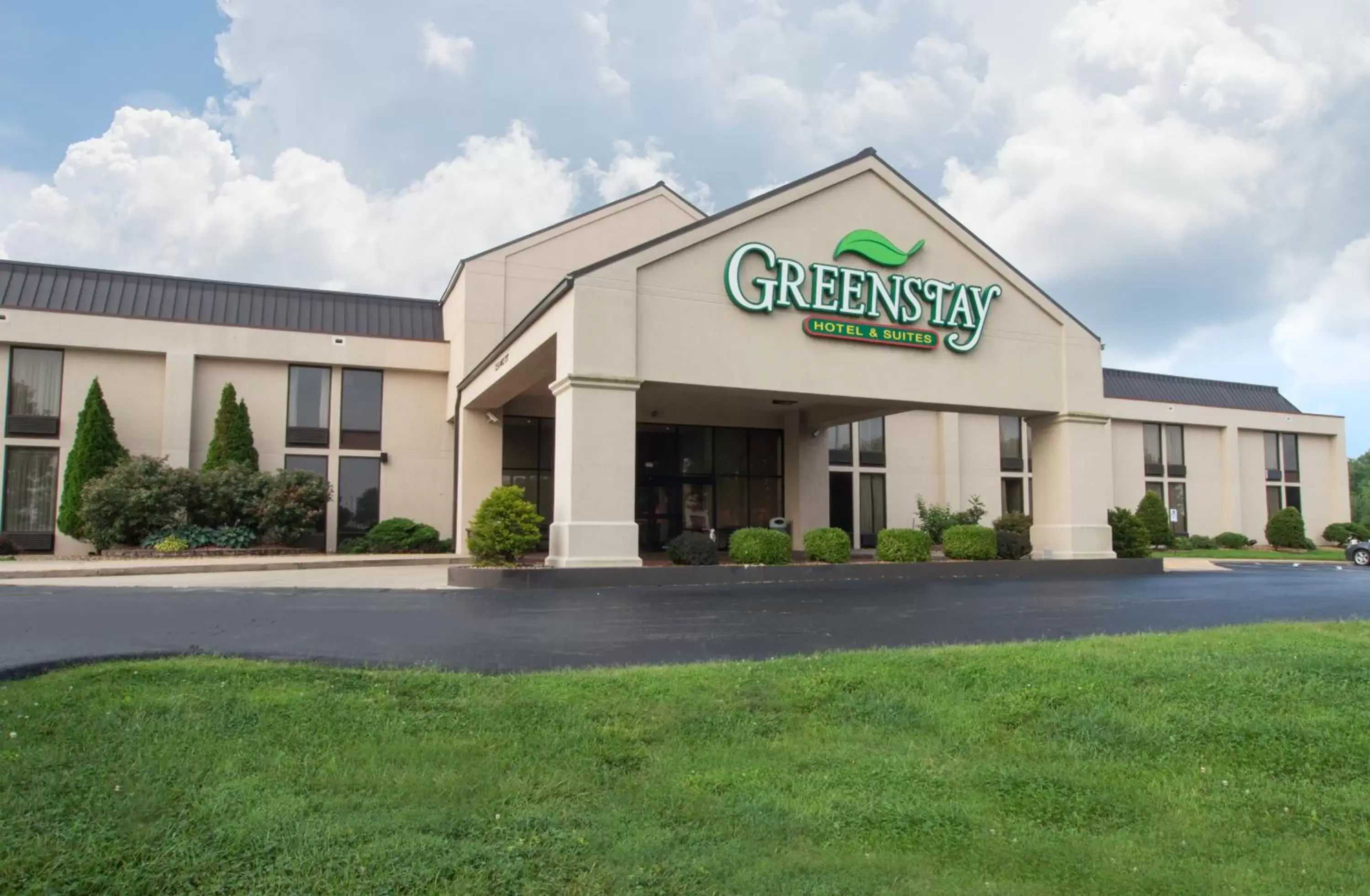 Facade/entrance, Garden in Greenstay Hotel & Suites Central