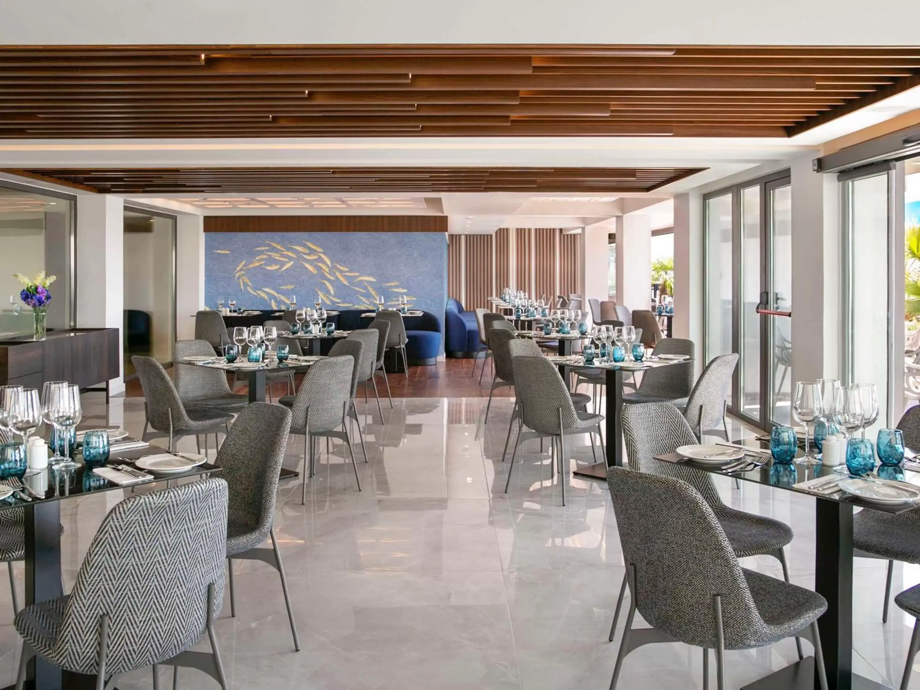 Restaurant/Places to Eat in Mercure Larnaca Beach Resort