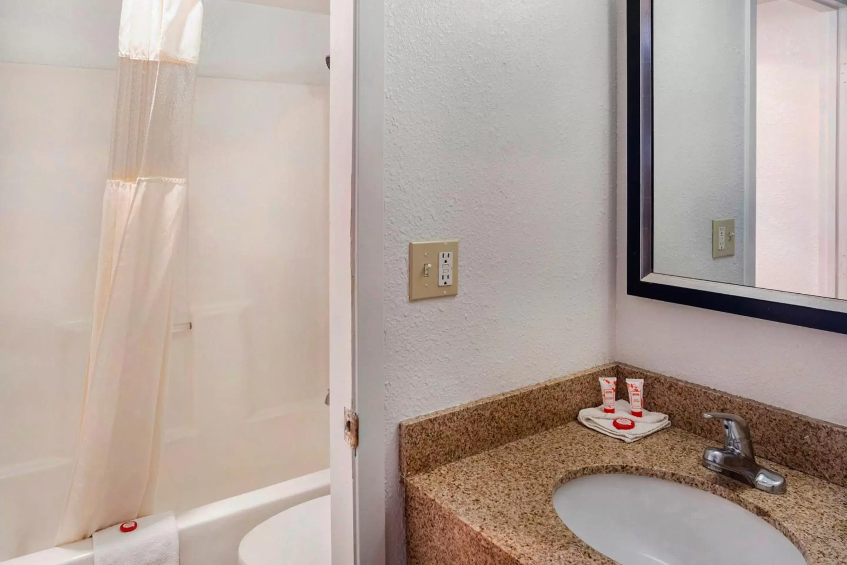 Bathroom in OYO Townhouse Dodge City KS