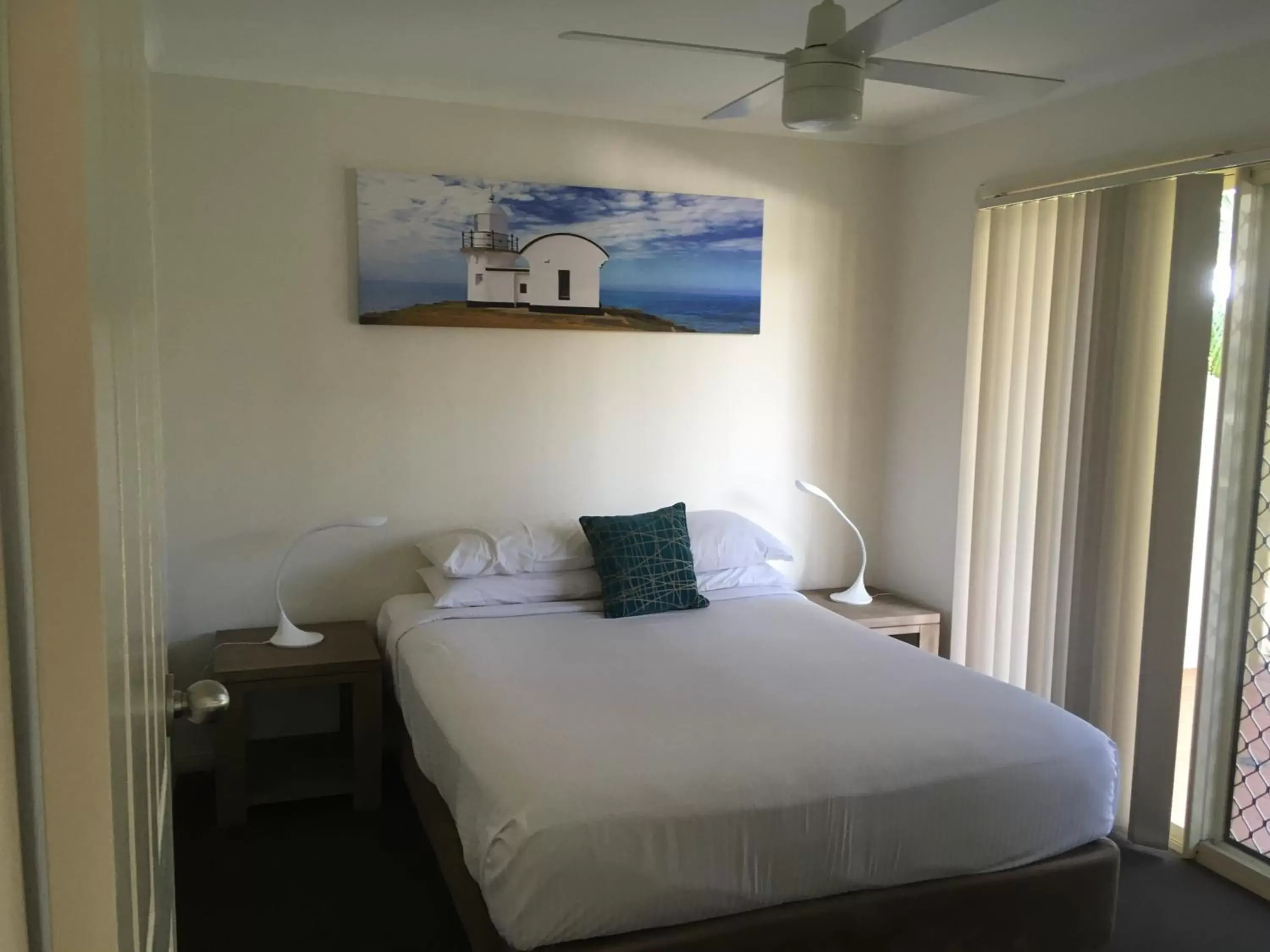 Bed in Town Beach Beachcomber Resort