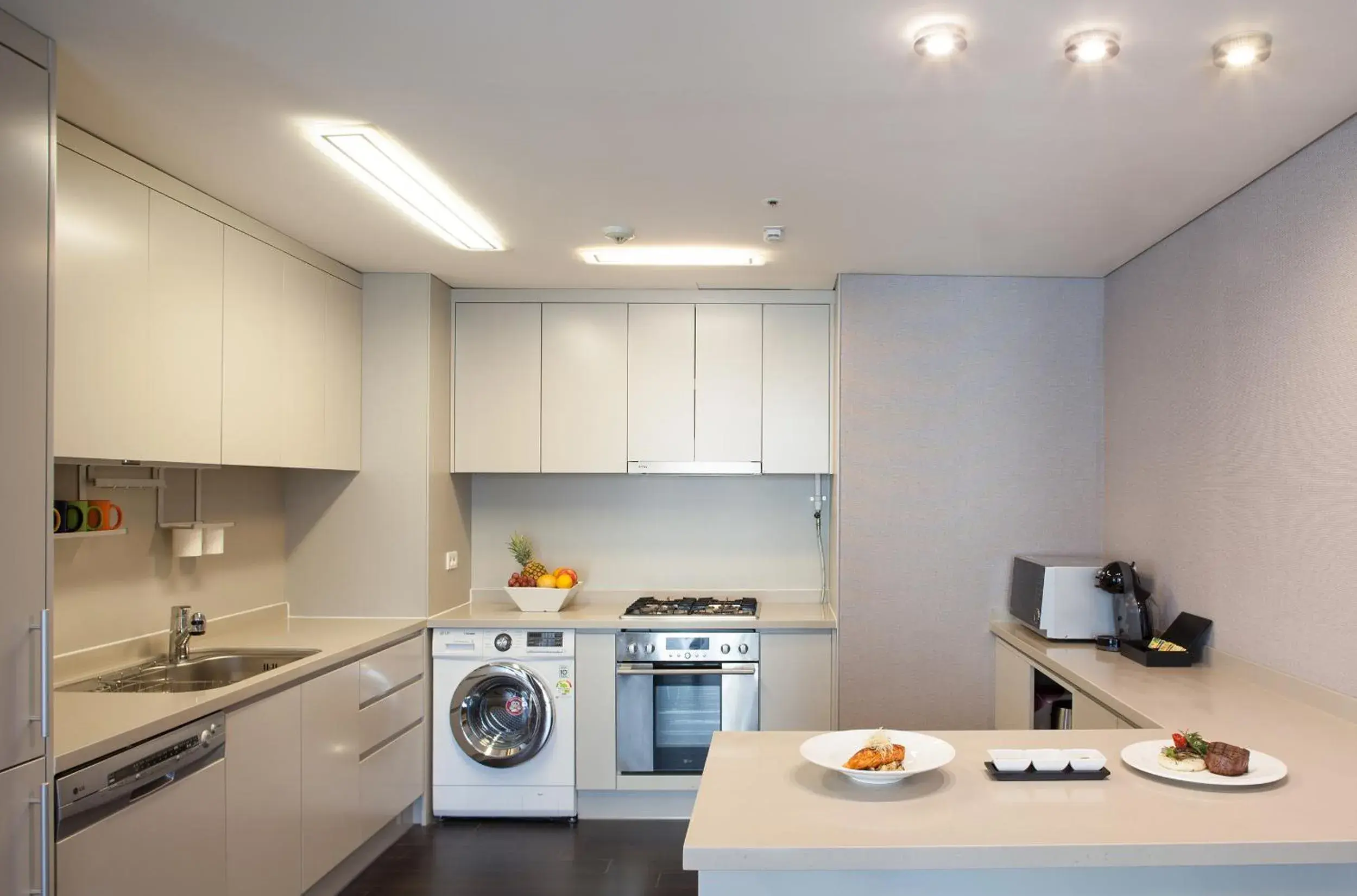 Dining area, Kitchen/Kitchenette in Fraser Place Central Seoul