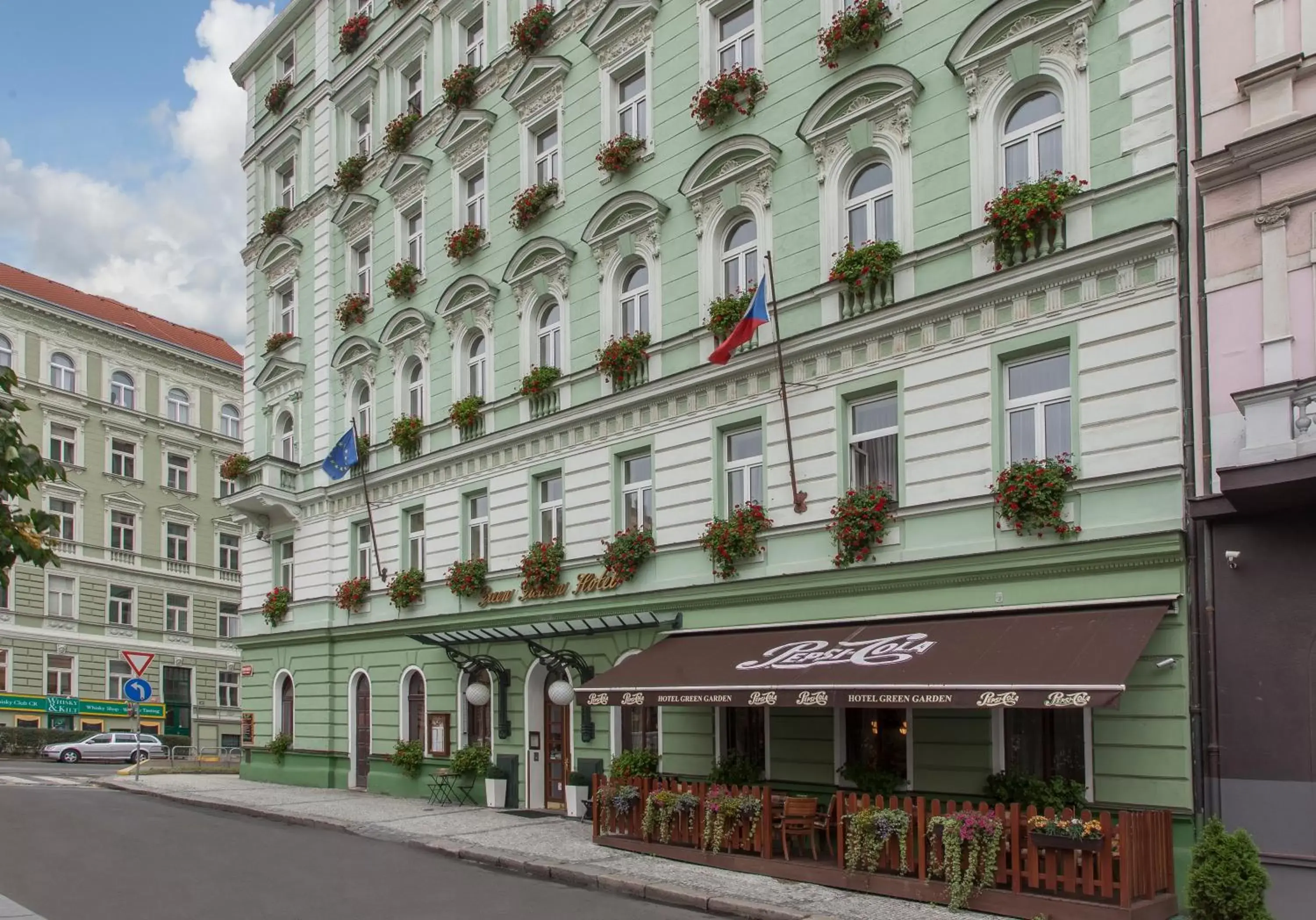 Facade/entrance, Property Building in Green Garden Hotel