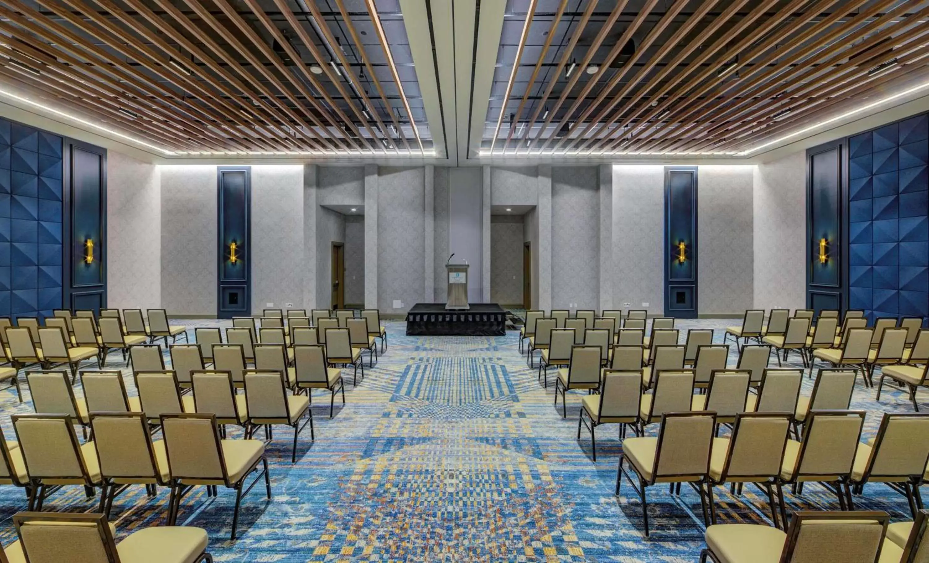 Meeting/conference room in Embassy Suites By Hilton Virginia Beach Oceanfront Resort