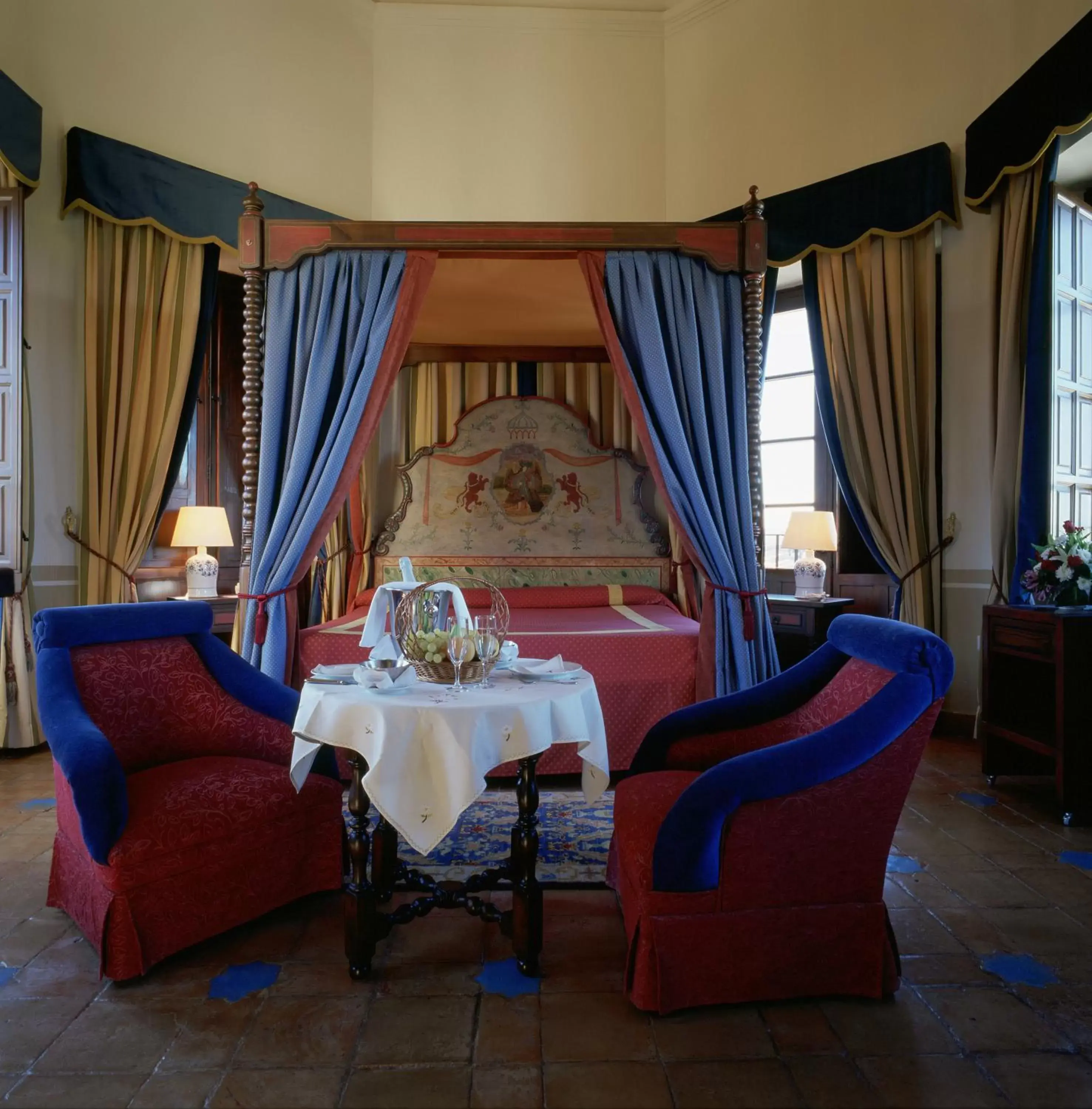 Bedroom, Restaurant/Places to Eat in Parador de Oropesa