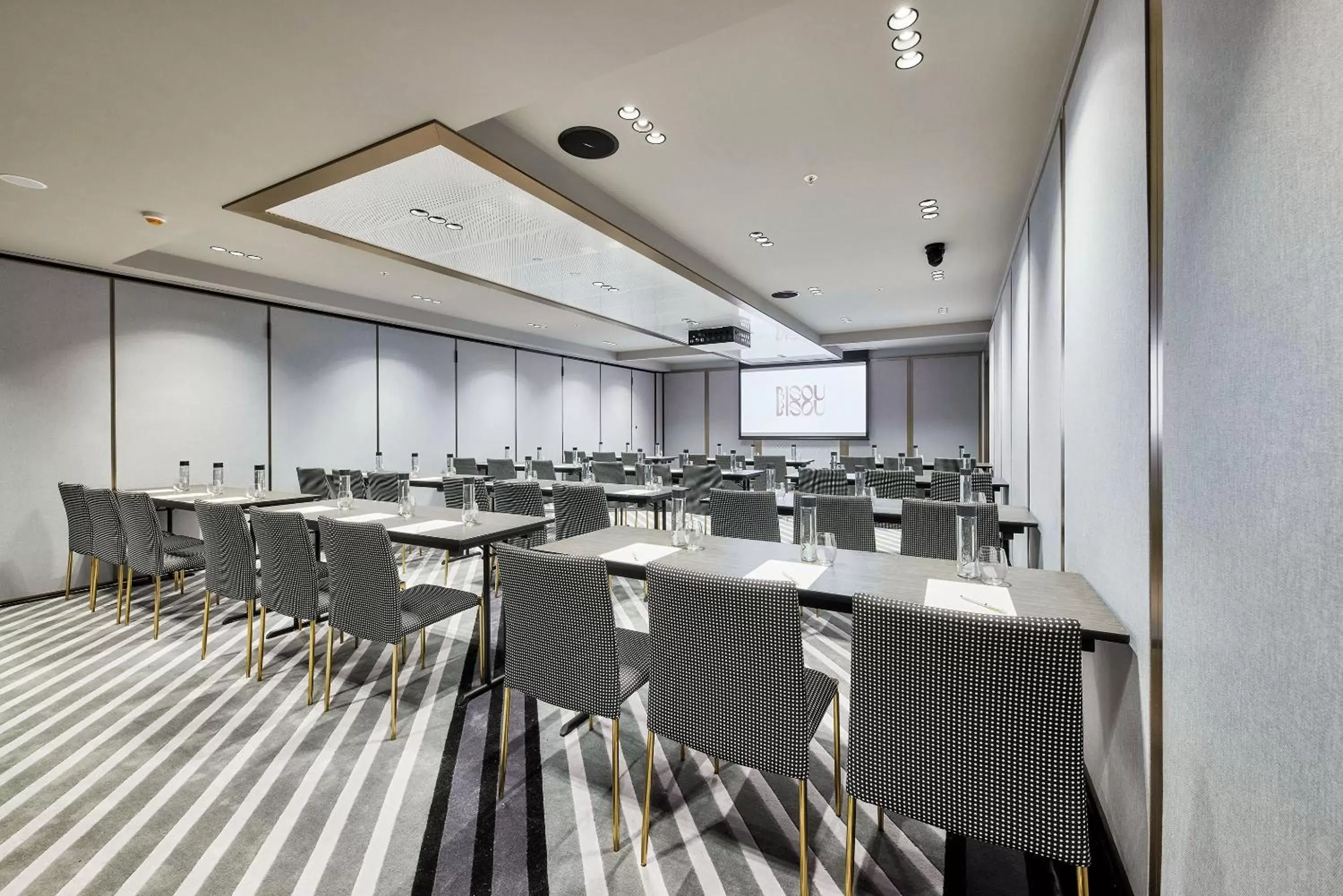 Meeting/conference room, Restaurant/Places to Eat in Hotel X Brisbane Fortitude Vly, Vignette Collection - an IHG Hotel