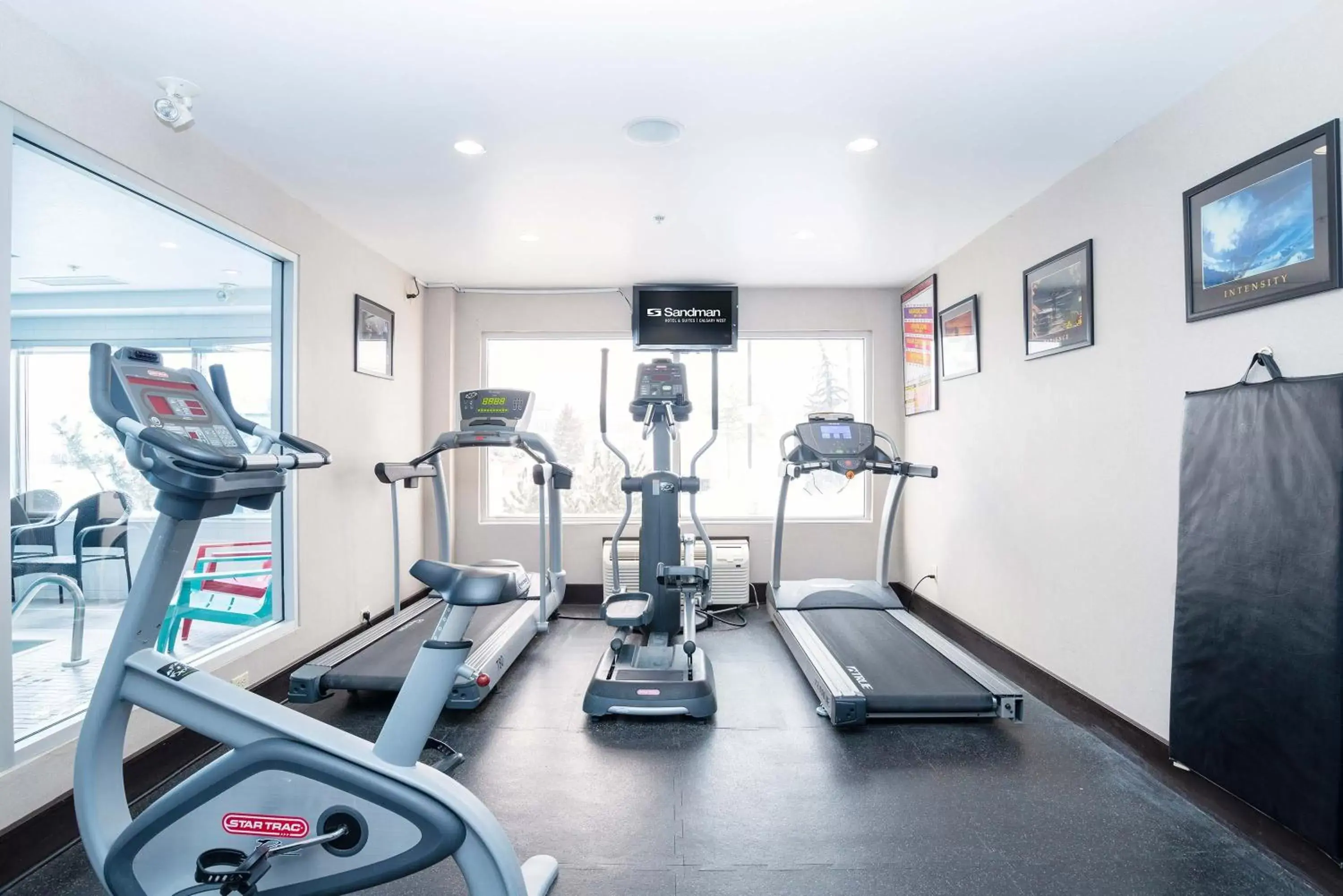 Fitness centre/facilities, Fitness Center/Facilities in Sandman Hotel & Suites Calgary West