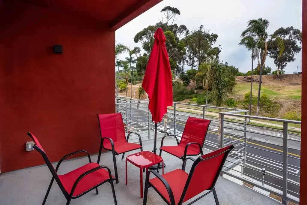 Explore Balboa Park From Your Cozy Studio w Patio