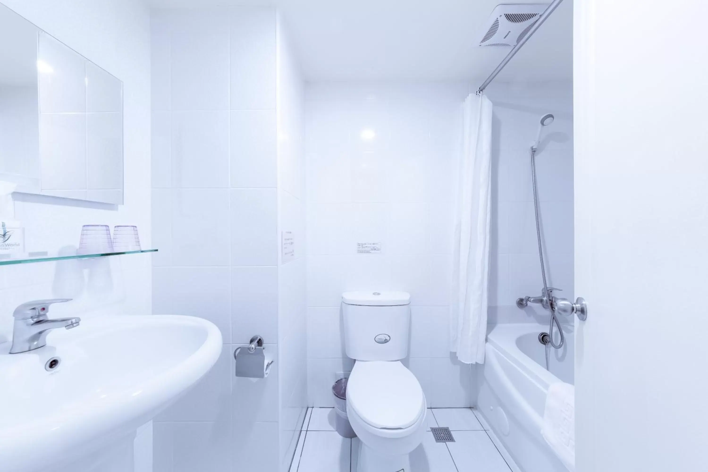 Shower, Bathroom in Green World Sansui