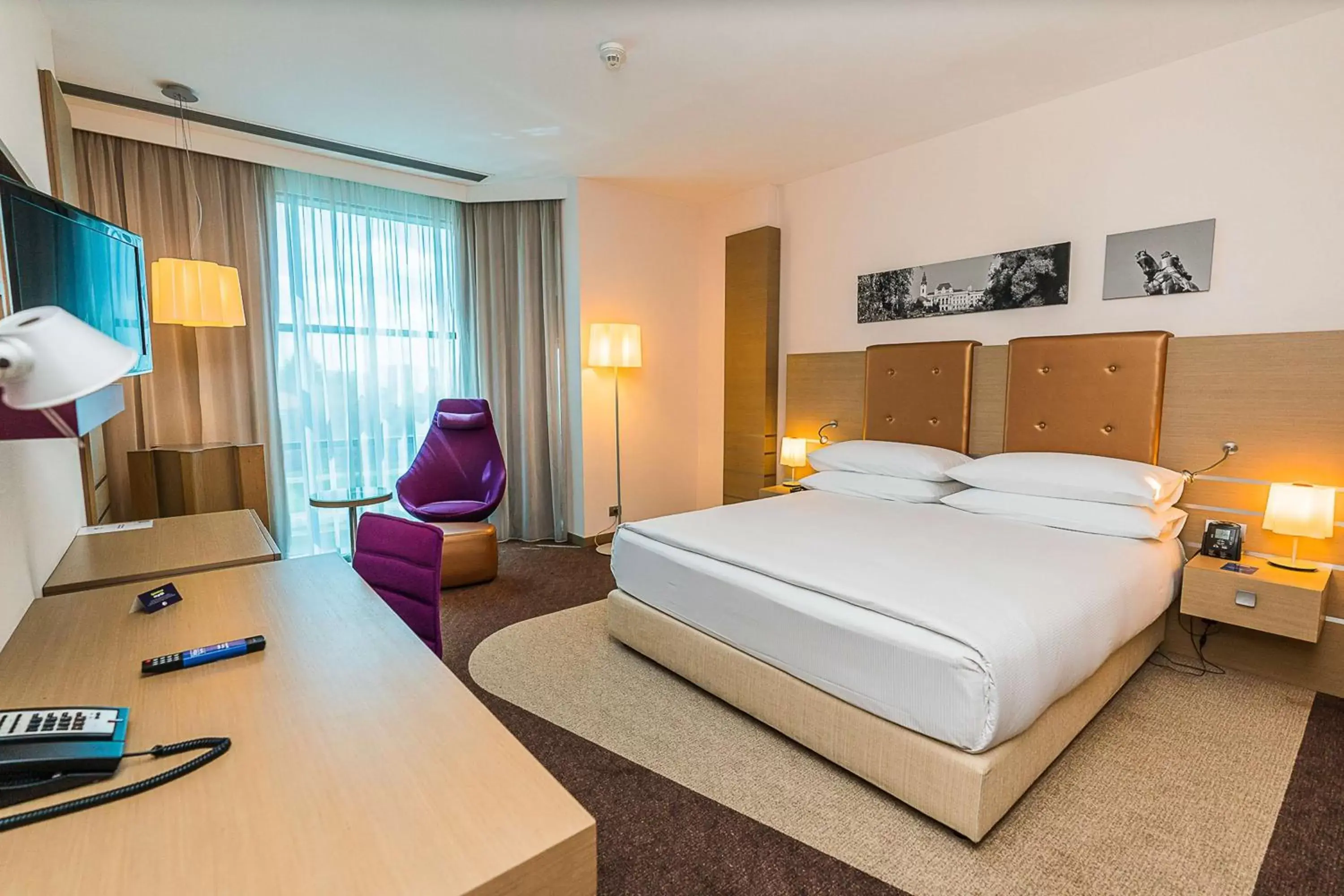 Bedroom in DoubleTree by Hilton Oradea