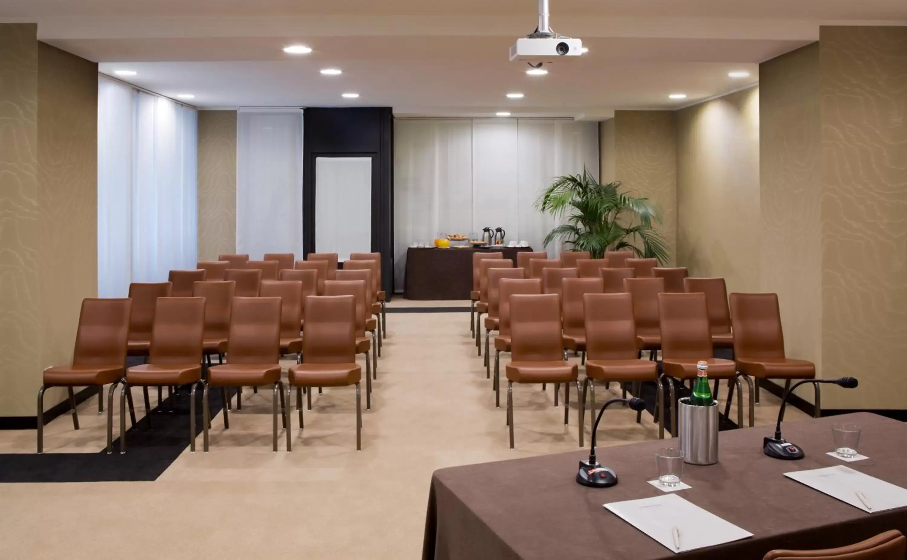 Meeting/conference room in Starhotels Du Parc