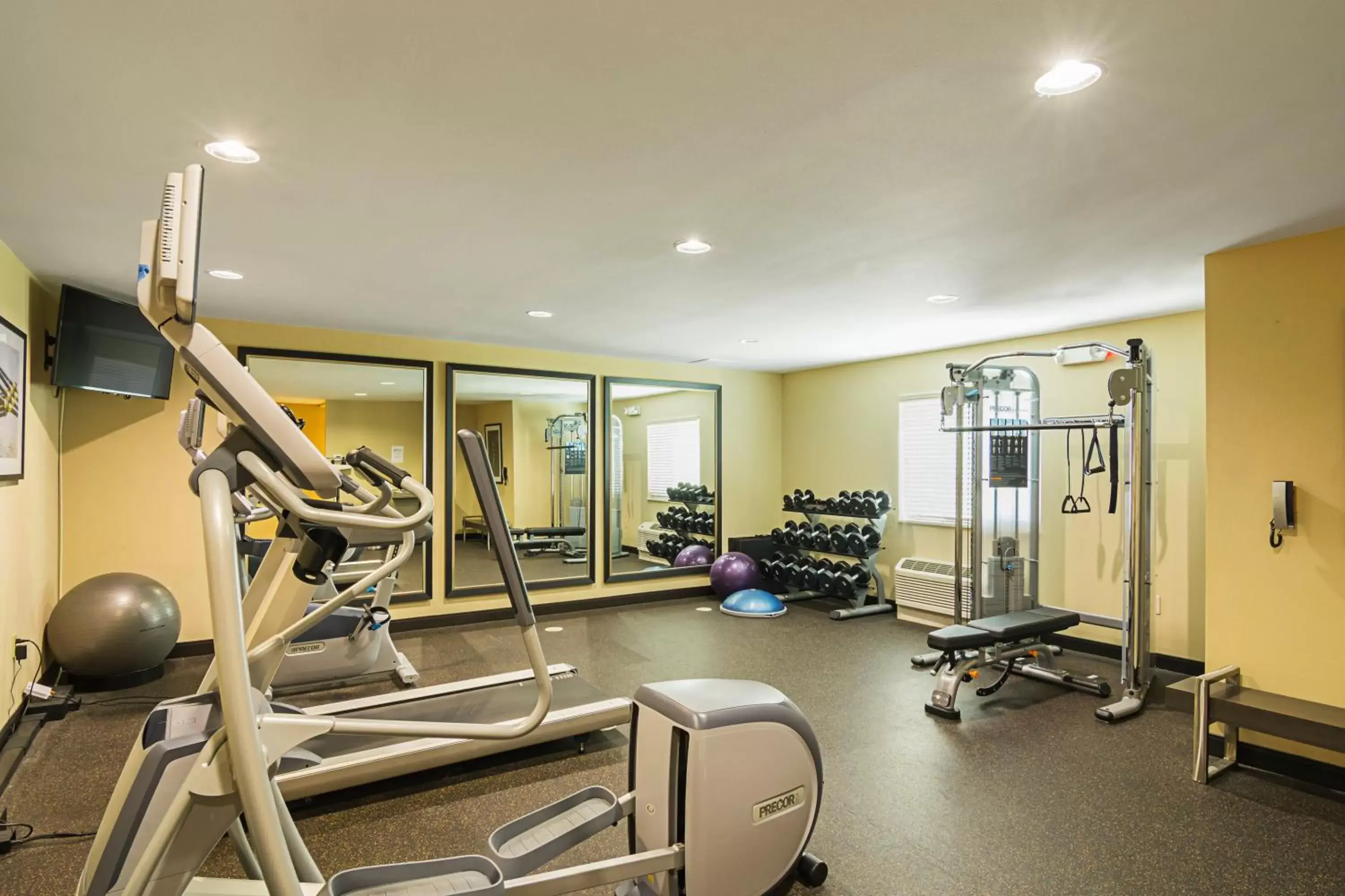 Spa and wellness centre/facilities, Fitness Center/Facilities in Candlewood Suites - Pensacola - University Area, an IHG Hotel