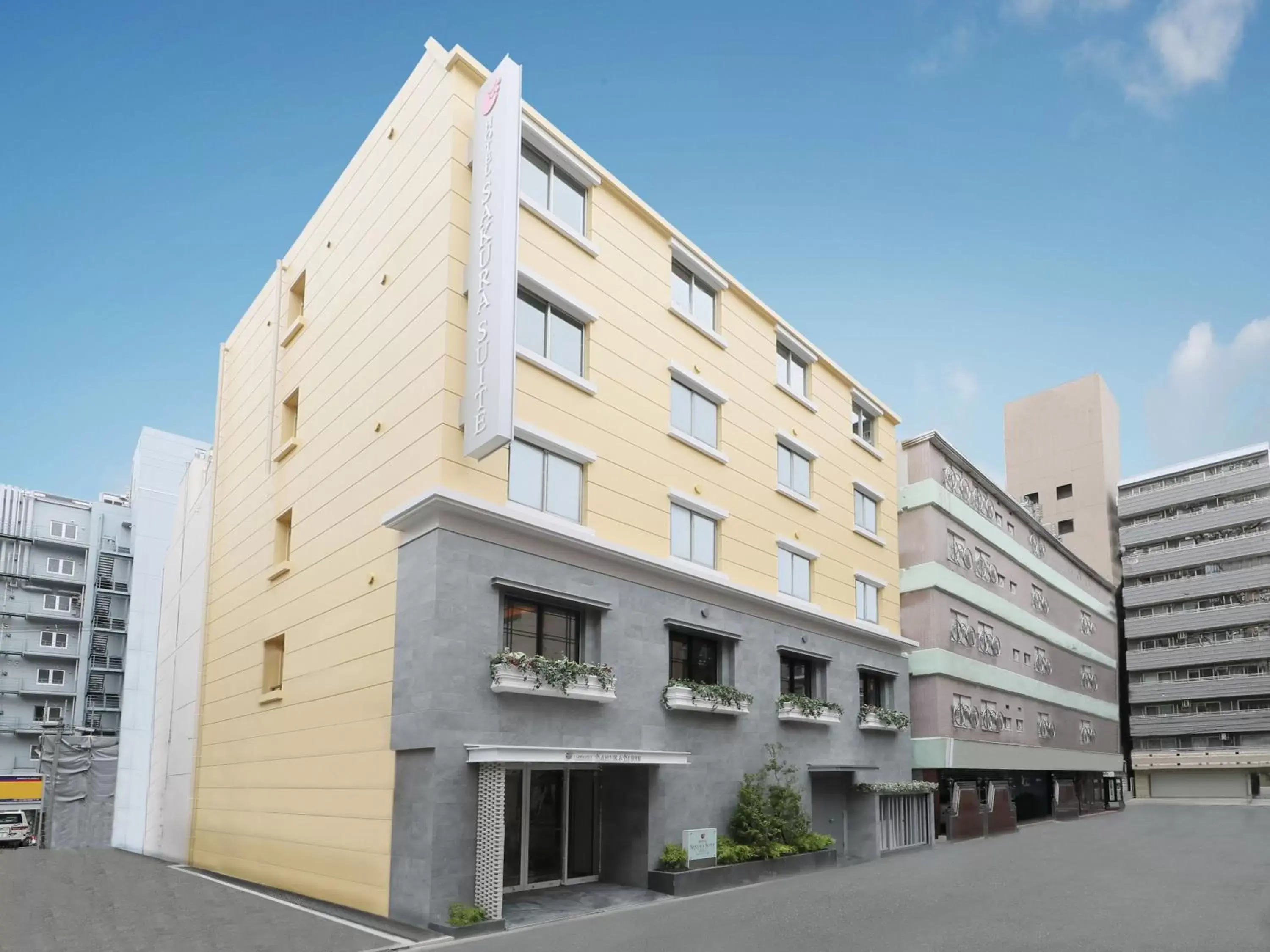 Facade/Entrance in Hotel Sakura Suite Osaka Juso