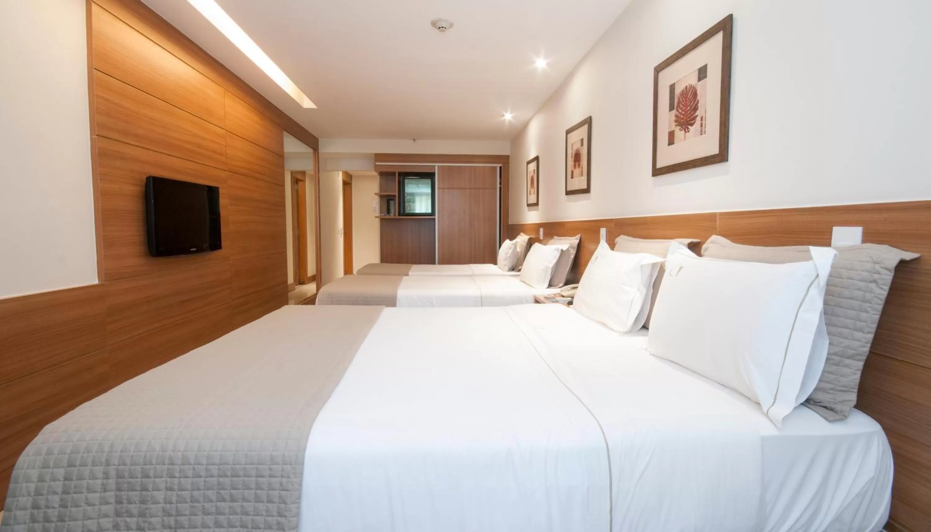 Property building, Bed in Américas Granada Hotel