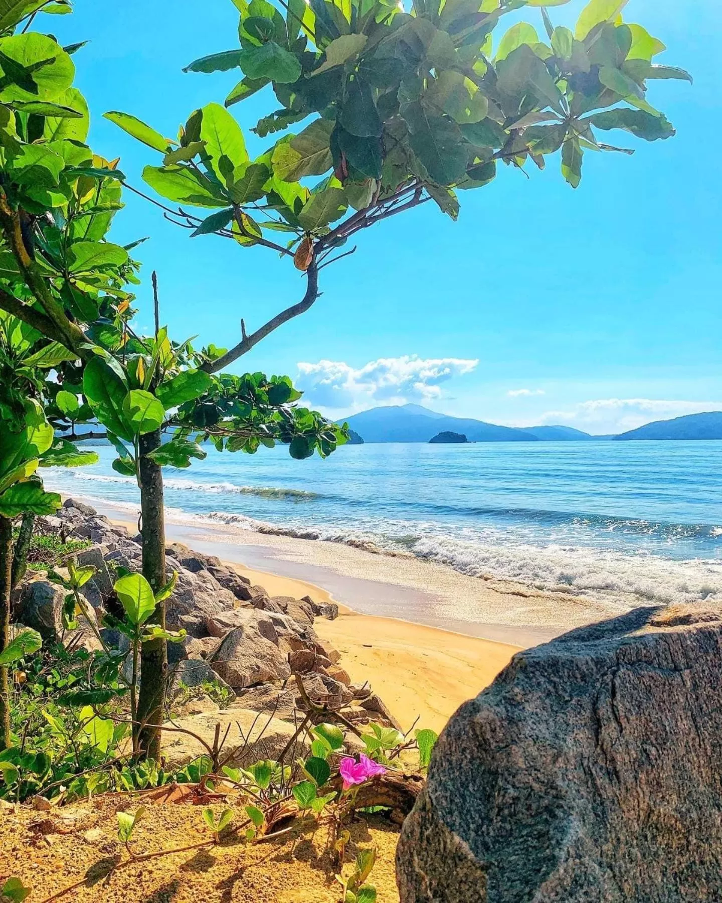 Beach in Pousada Recanto Som do Mar