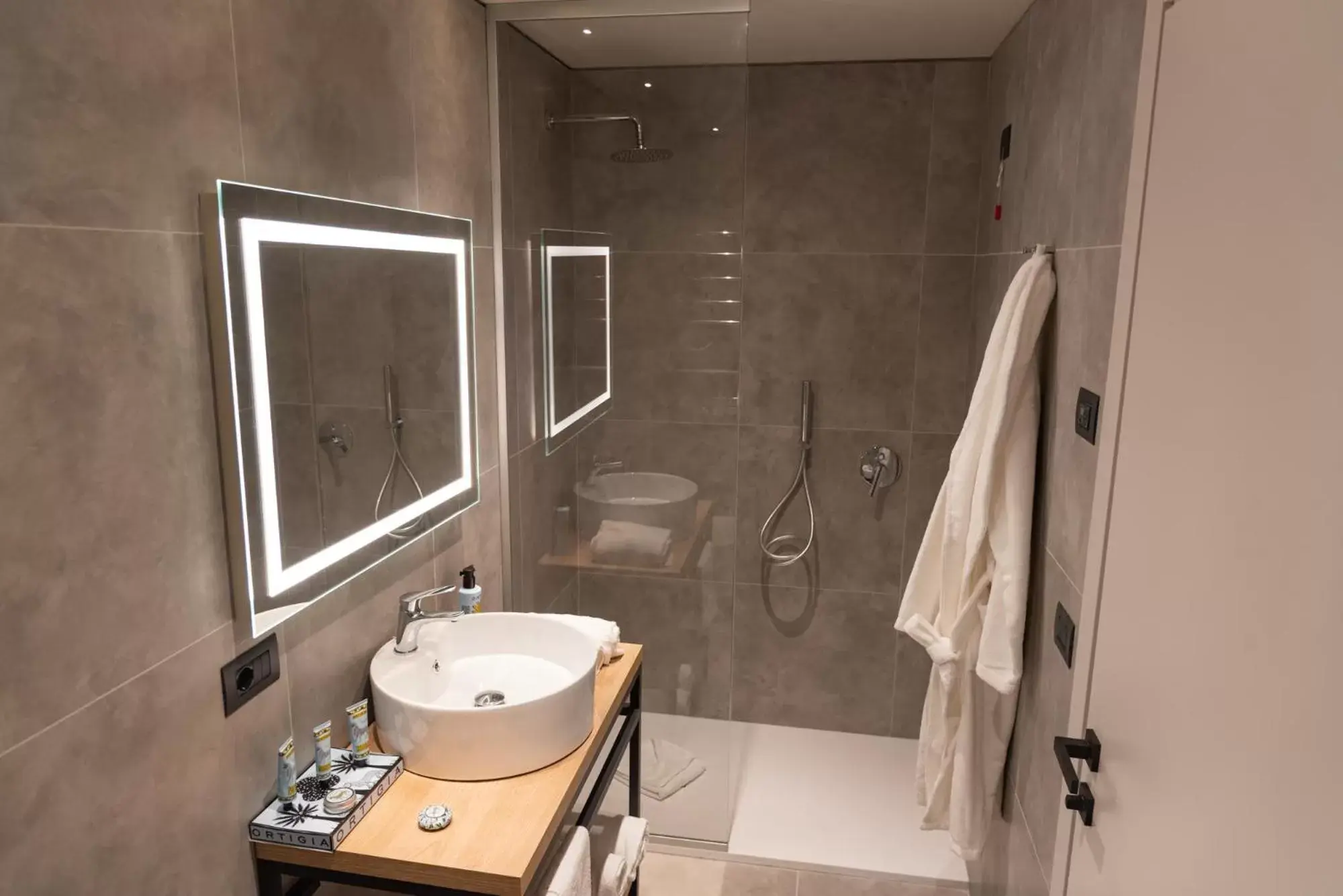 Shower, Bathroom in Modica Boutique Hotel