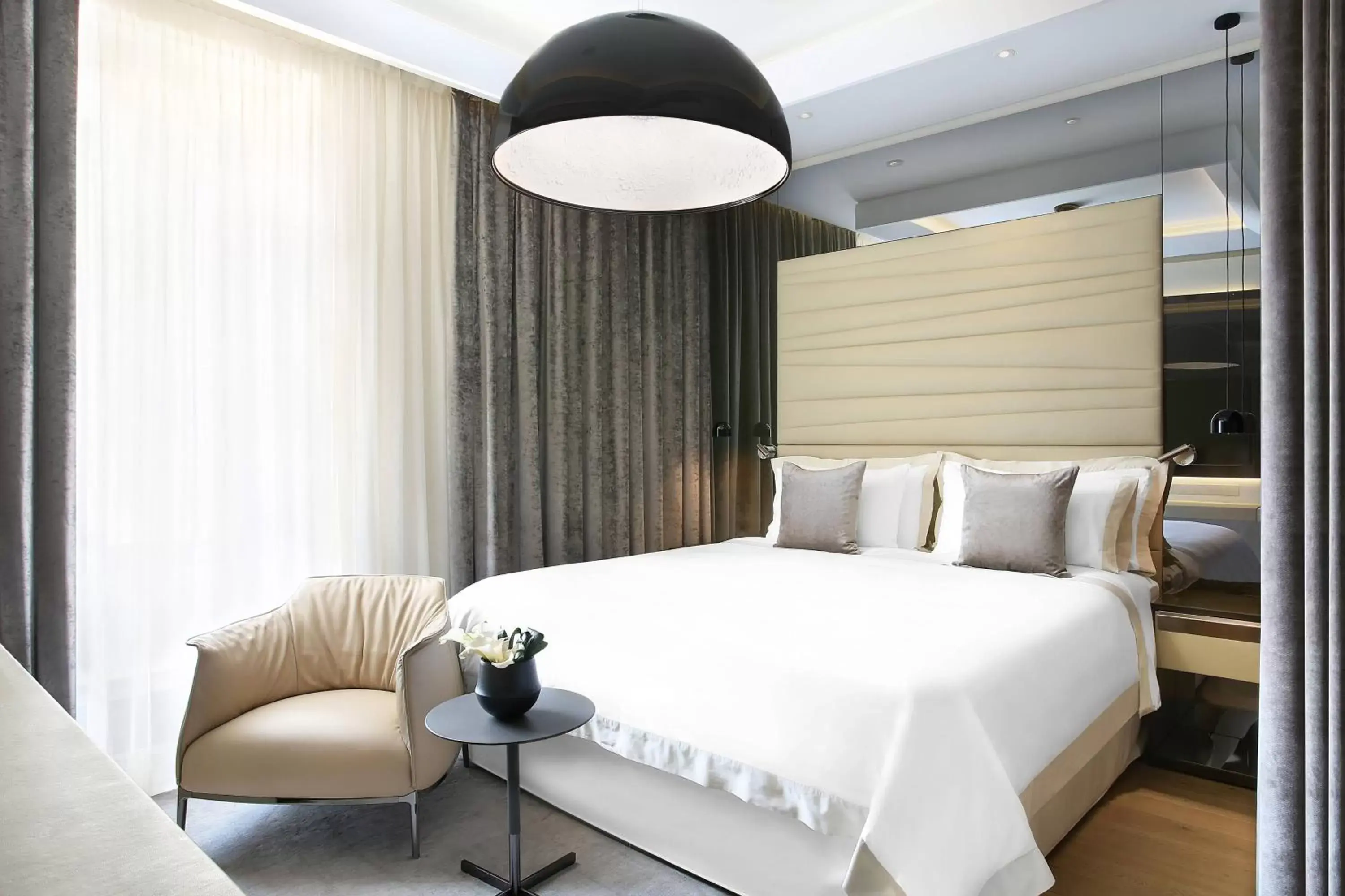 Bedroom, Bed in Excelsior Hotel Gallia, a Luxury Collection Hotel, Milan