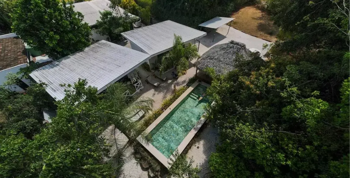 Bird's-eye View in Antema Lodge Secteur Tamarindo, piscine, yoga, gym, jungle et paix