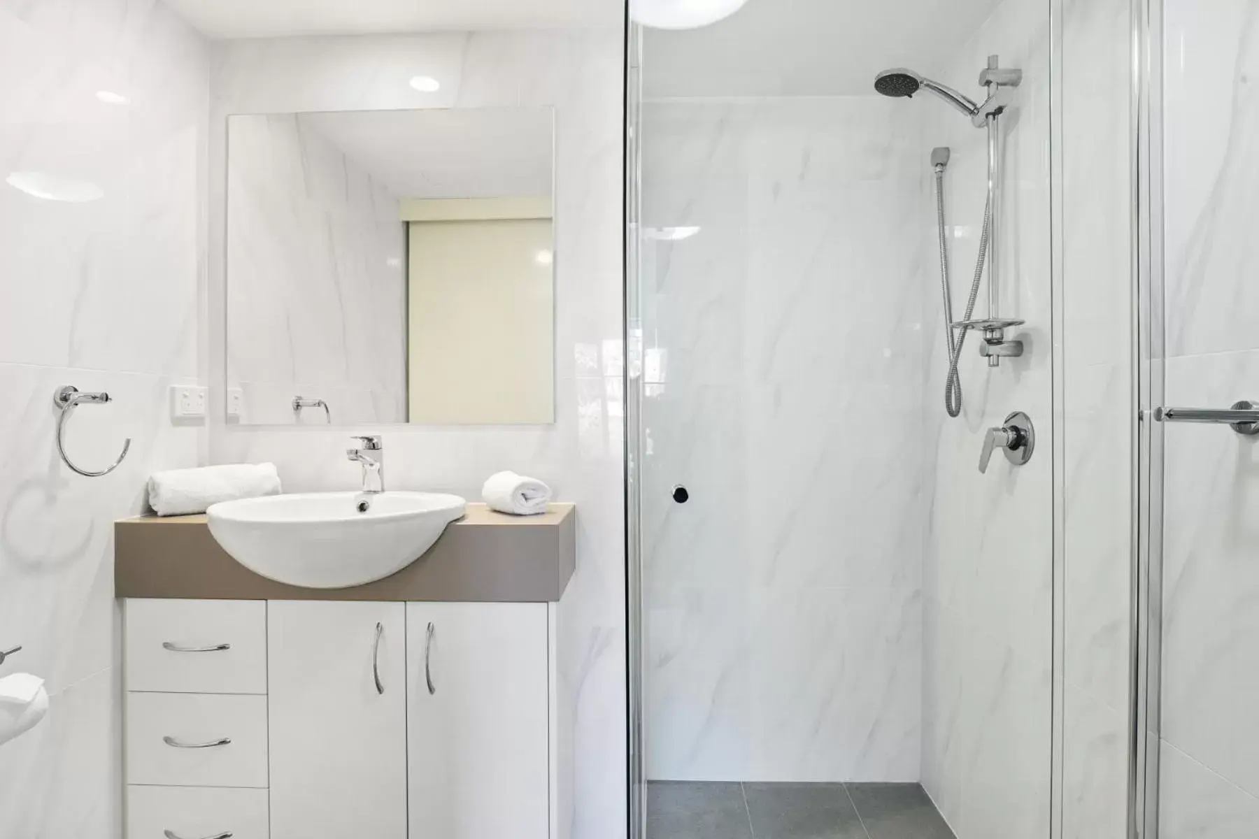 Shower, Bathroom in Kirra Palms Holiday Apartments