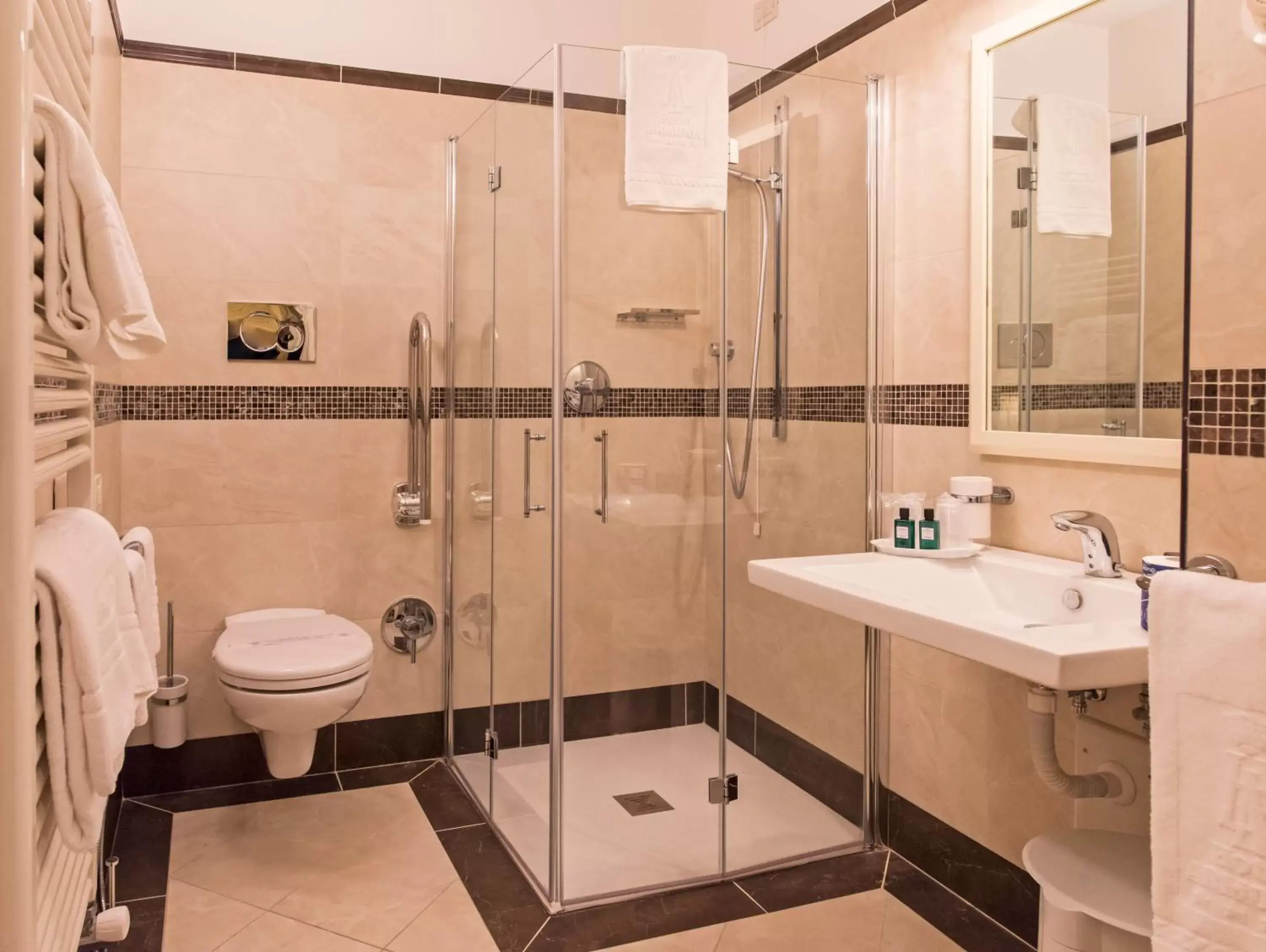 Bathroom in Hotel Armonia