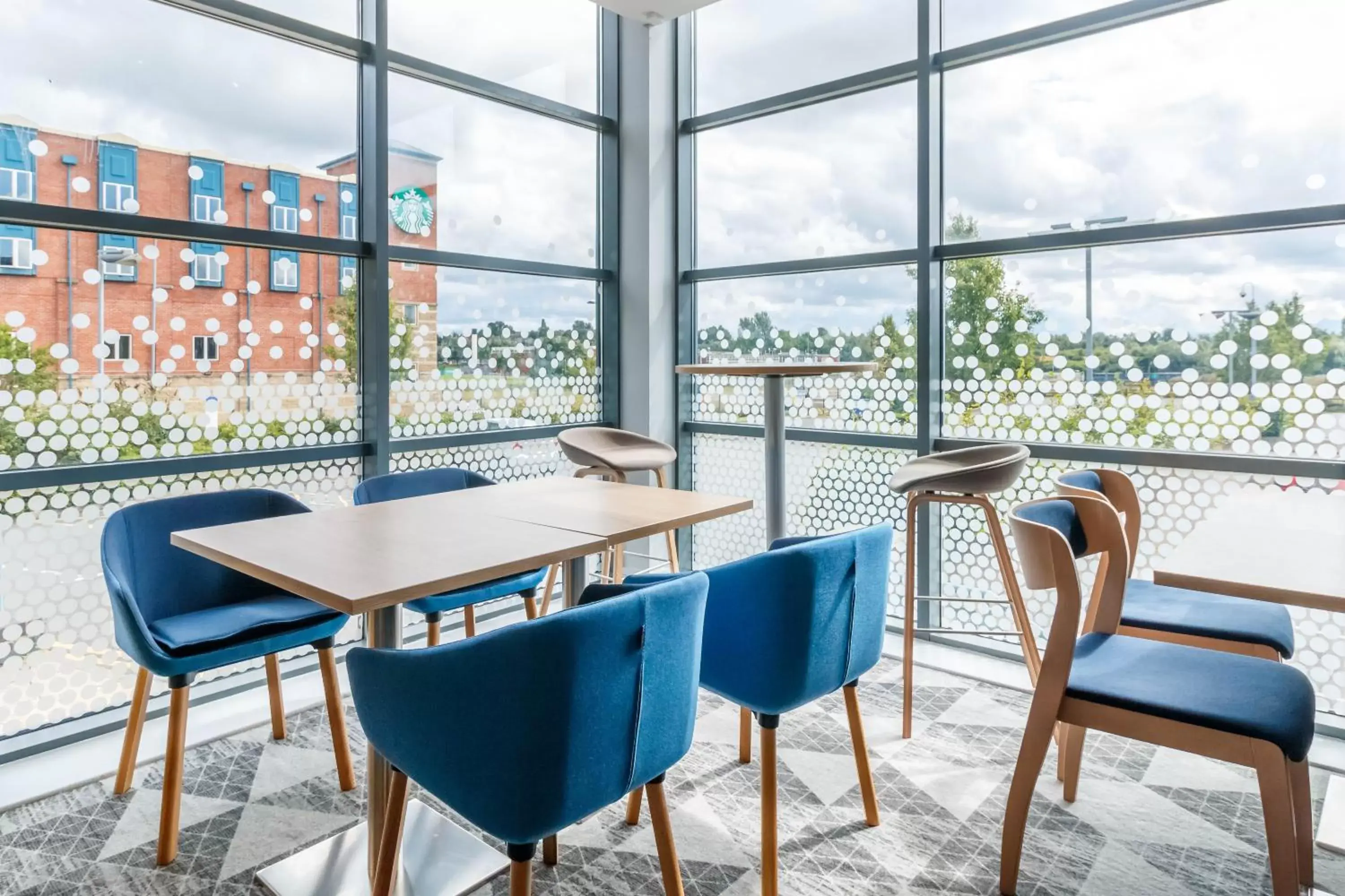 Restaurant/places to eat in Holiday Inn Express Walsall M6, J10 by IHG Restaurant/places to eat in Holiday Inn Express Walsall M6, J10 by IHG