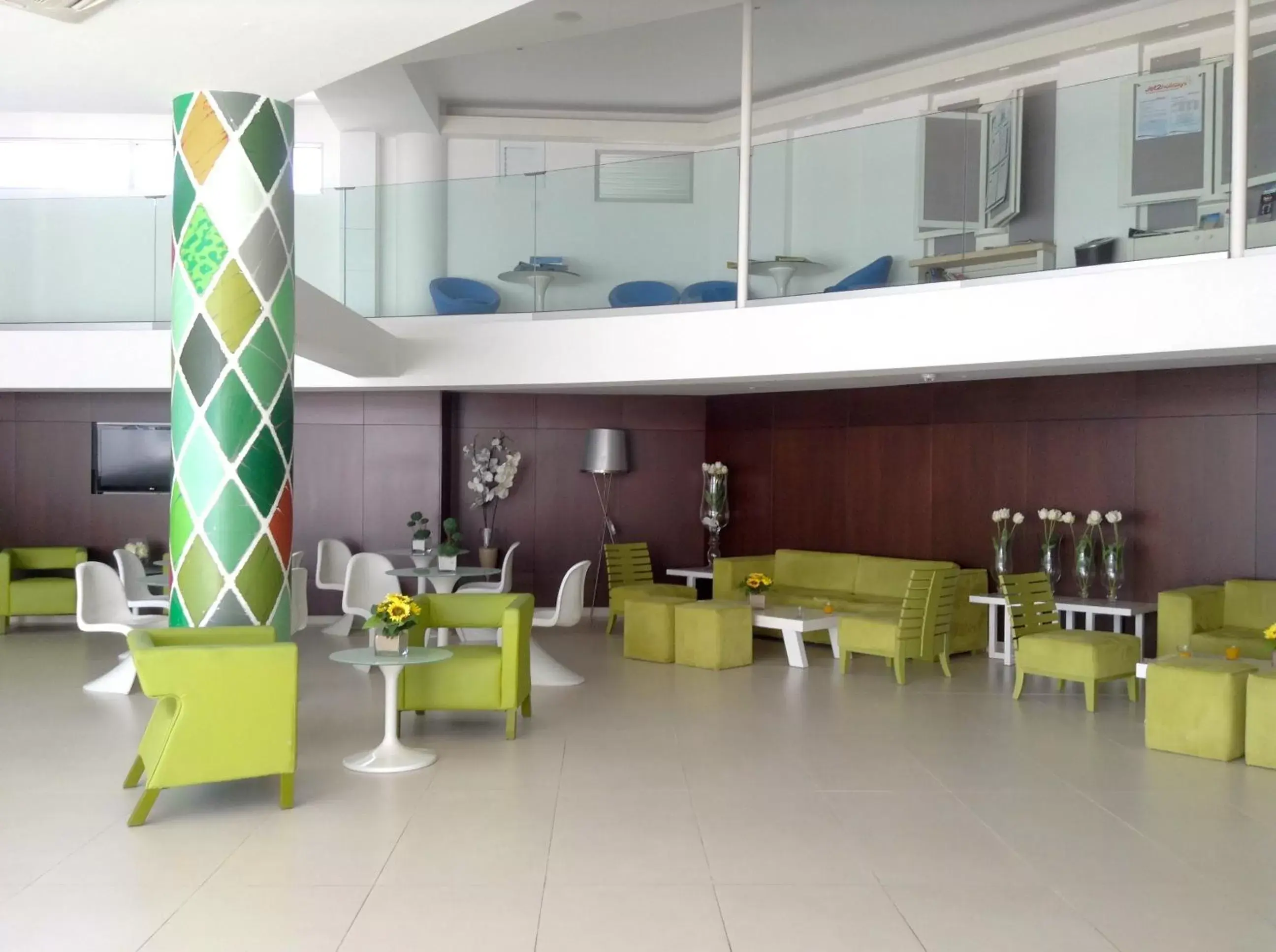 Lounge or bar in Limanaki Beach Hotel & Suites