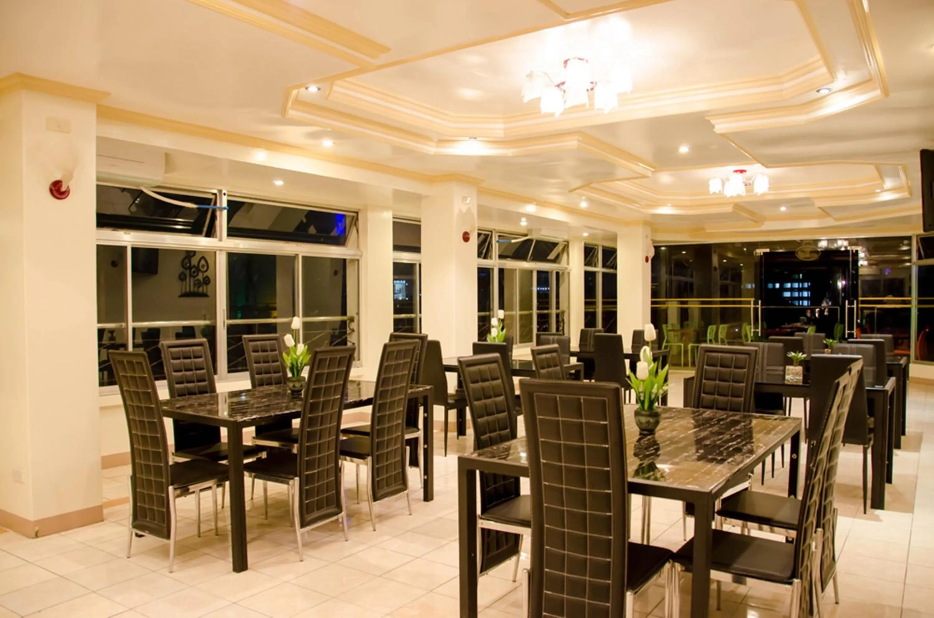 Restaurant/places to eat in Allson's Inn