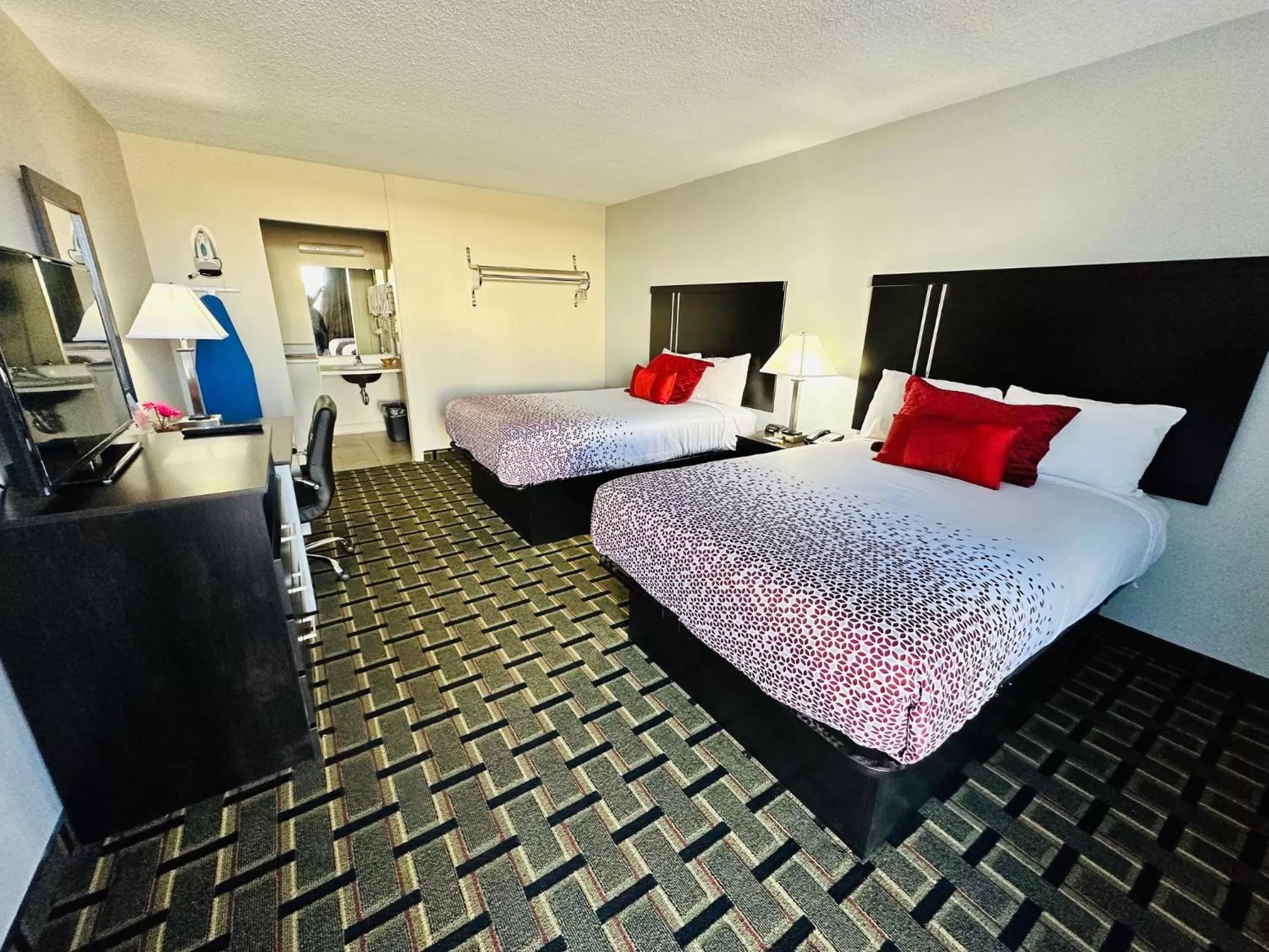 Bed in Econo Lodge Clemson - University Area