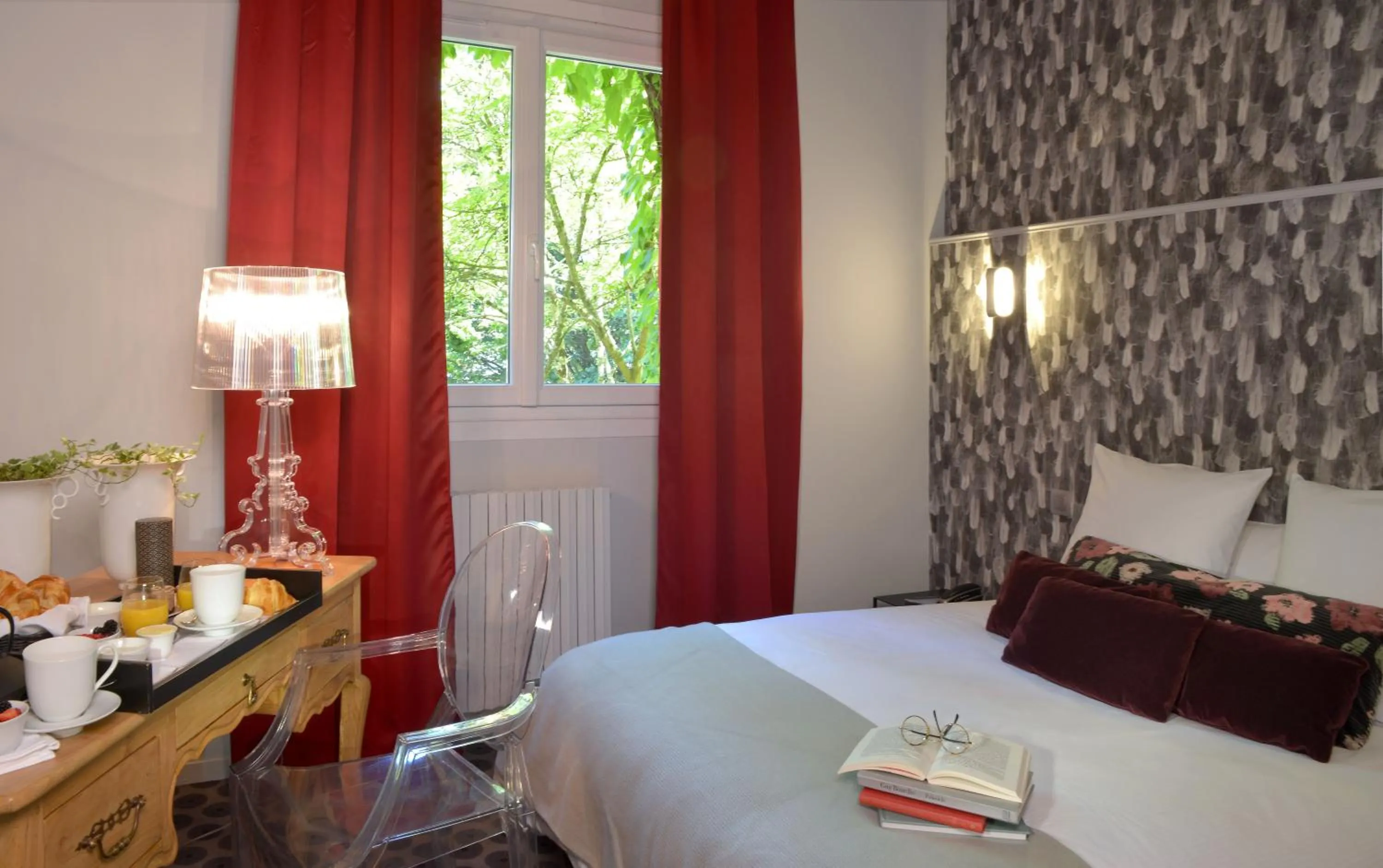 Photo of the whole room, Bed in Logis Hotel - Restaurant Le Relais de Comodoliac