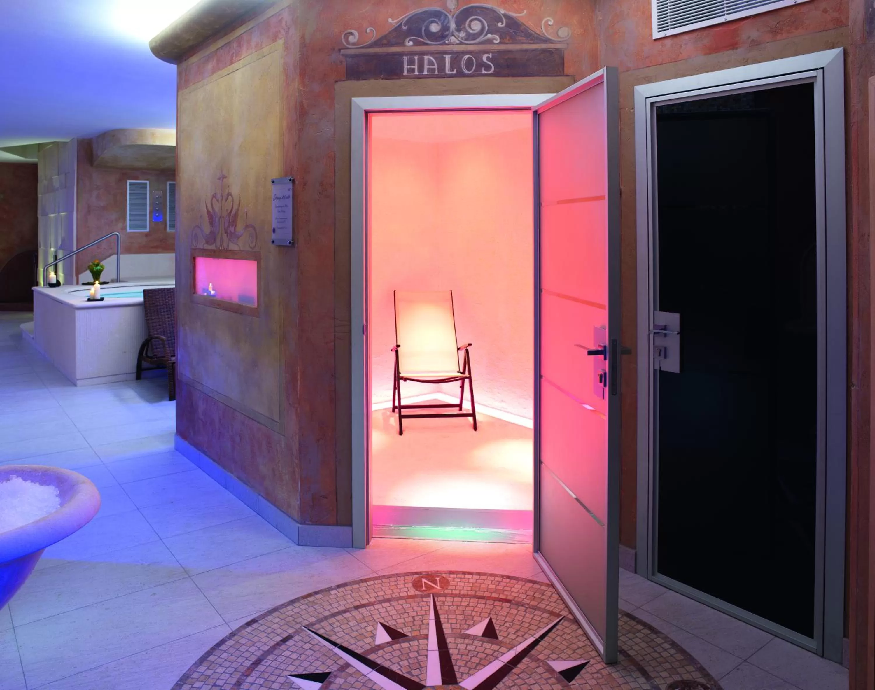 Steam room in Hotel Marco Polo