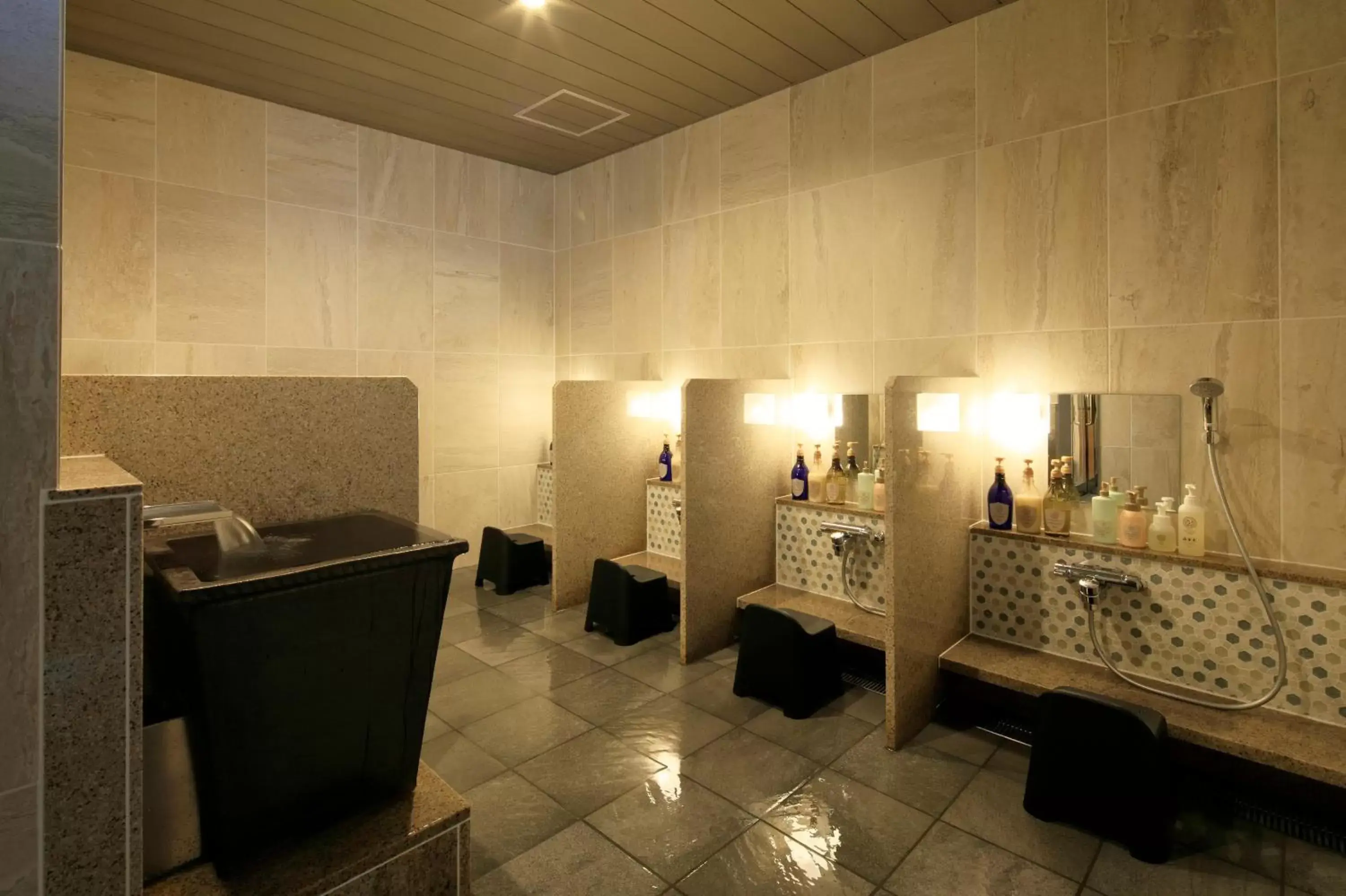 Public Bath in Candeo Hotels Kobe Tor Road