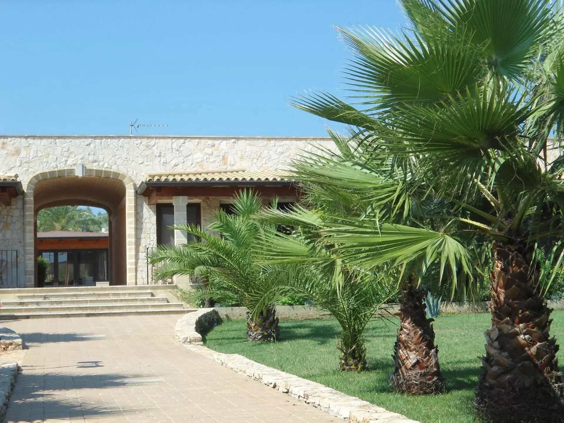 Facade/entrance, Garden in Hotel Masseria Le Pajare