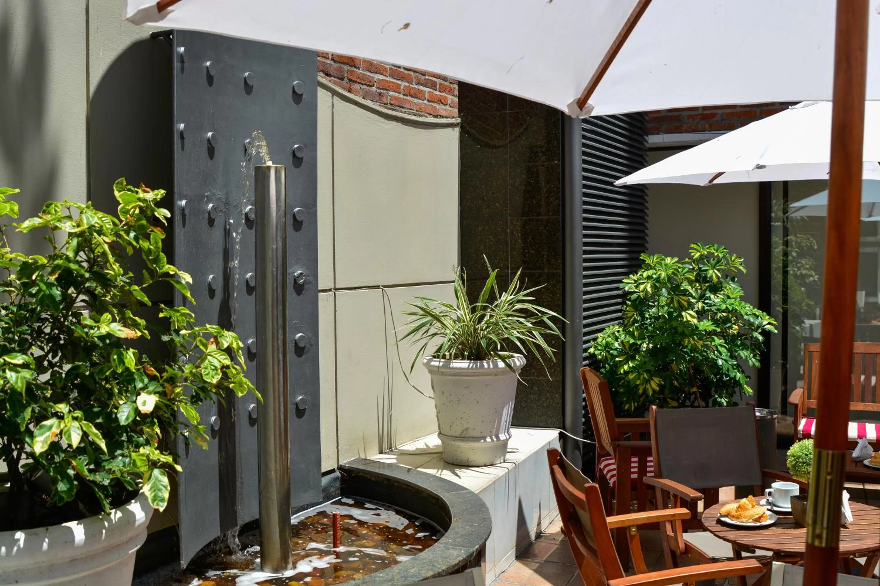 Patio in Pocitos Plaza Hotel