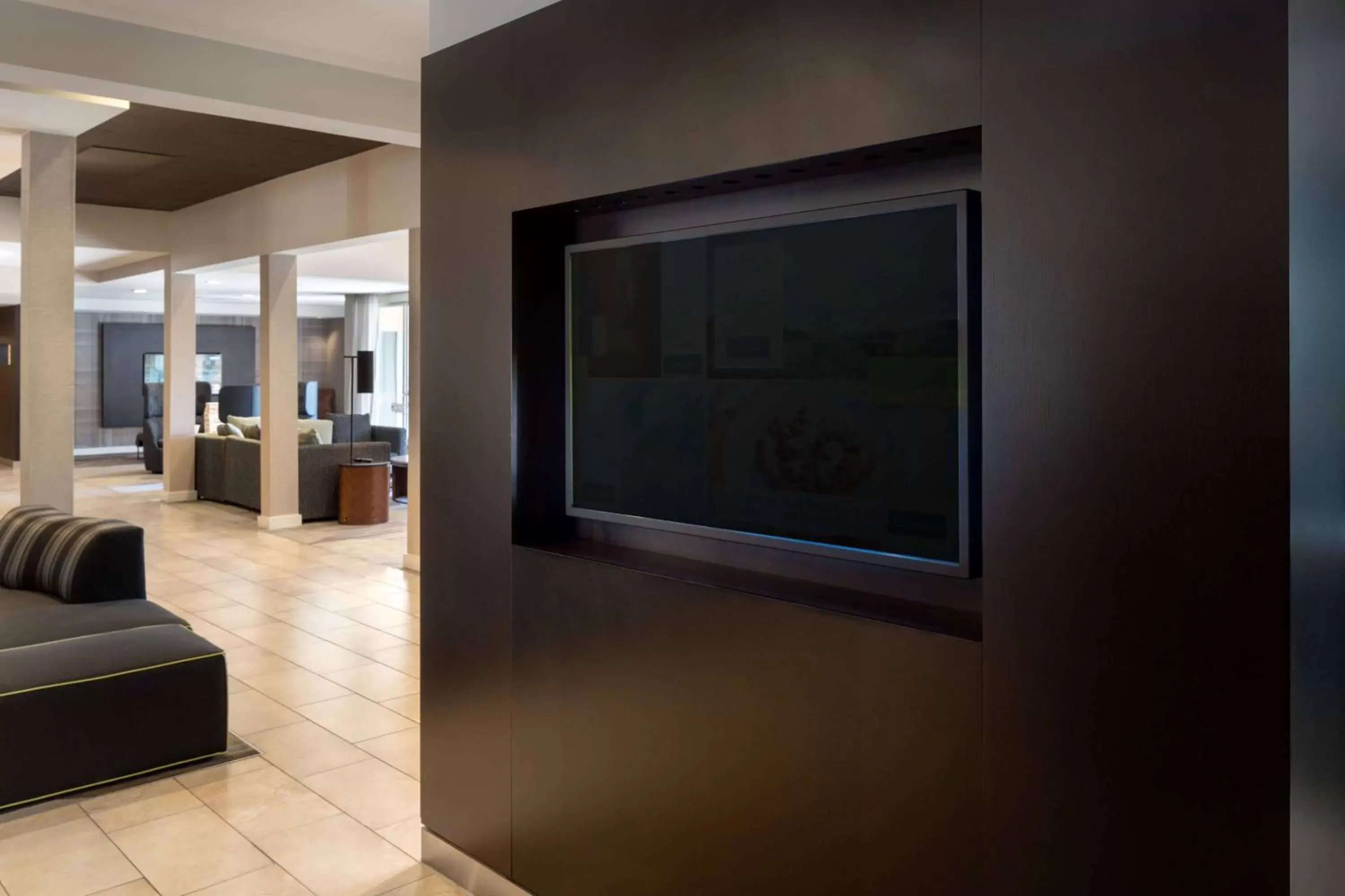 Lobby or reception in Sonesta Select Camarillo